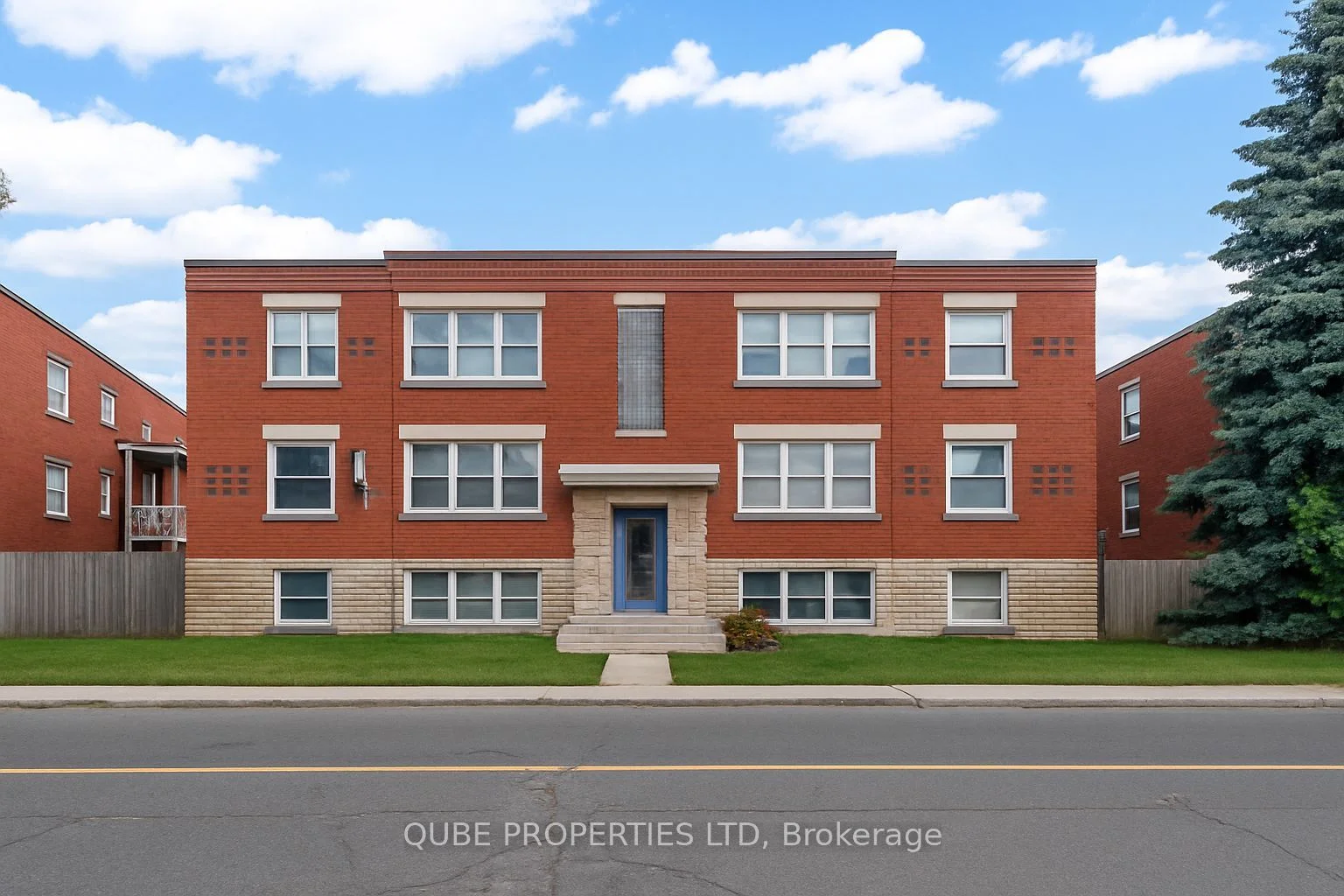 229 Des Peres Blancs Avenue, Vanier and Kingsview Park, ON K1L 7L9