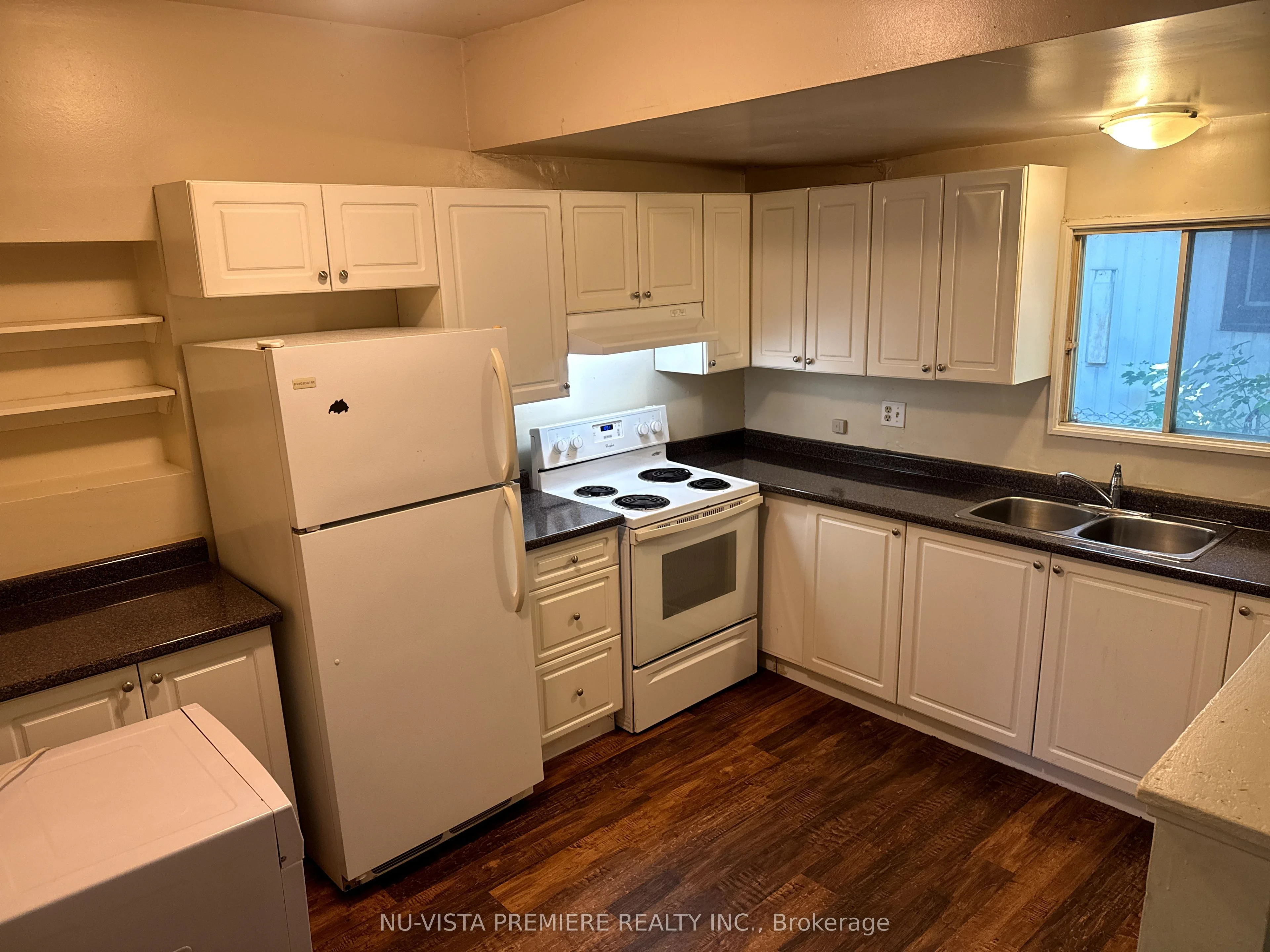 446 Hill Street, London East, ON N6B 1E6