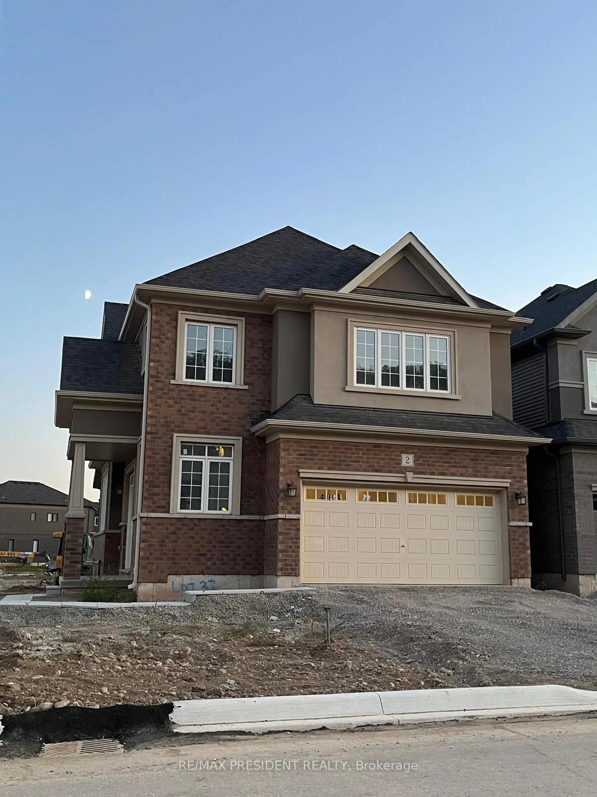 2 Mckernan Avenue, Brantford, ON N3V 0C1