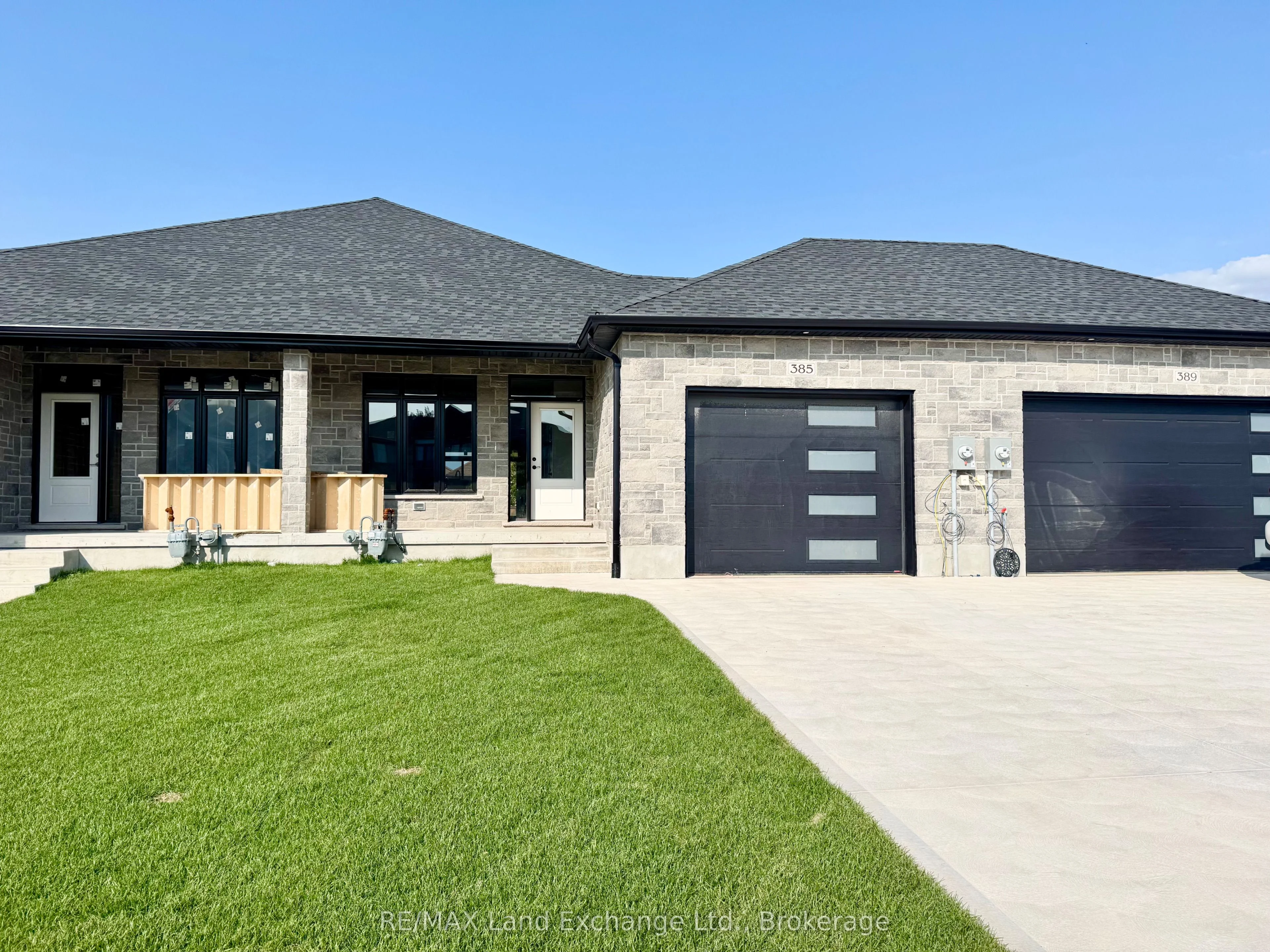 385 Rosner Drive, Saugeen Shores, ON N0H 2C8