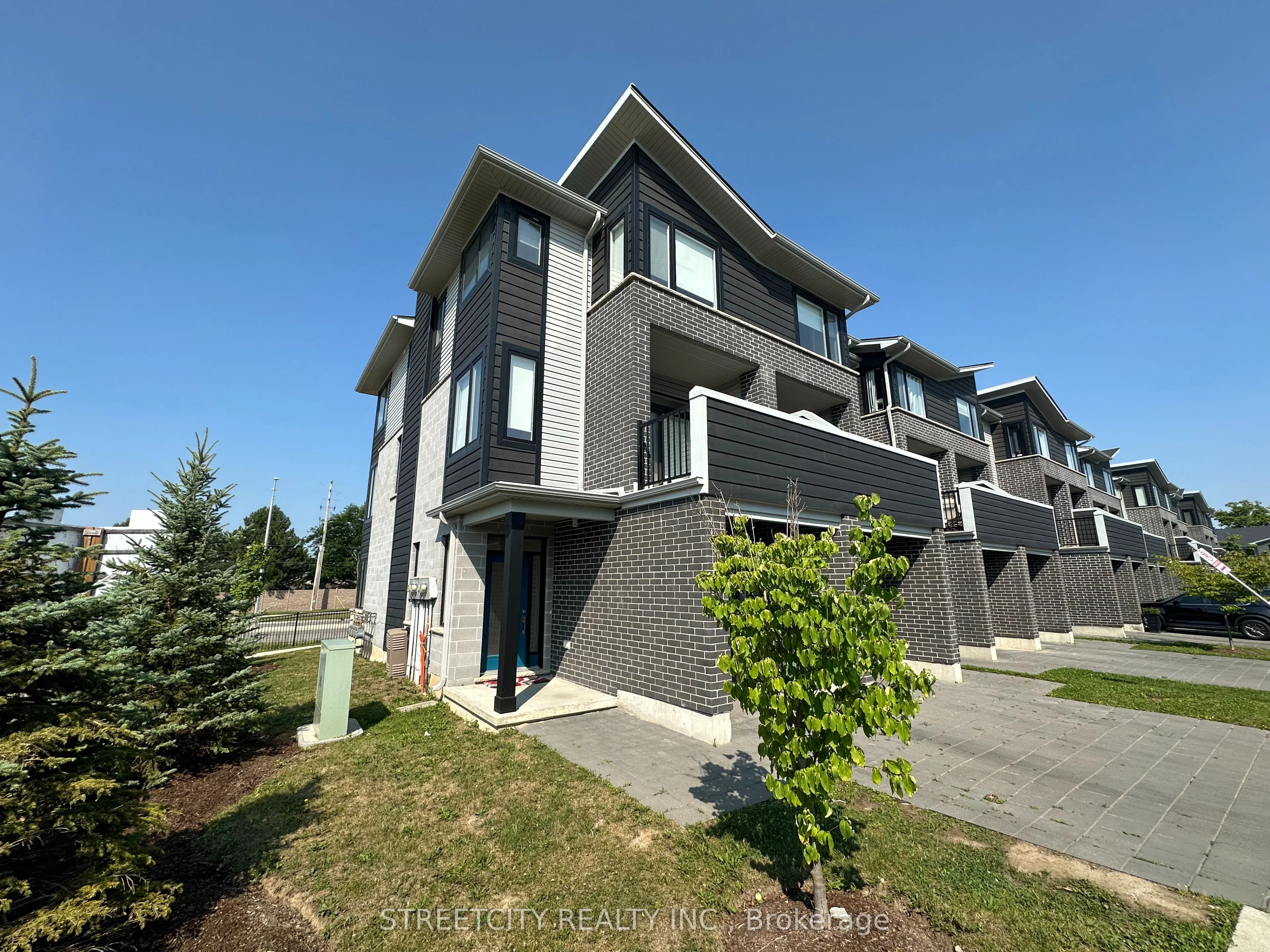 177 Edgevalley Road 29, London East, On N5v 0c5