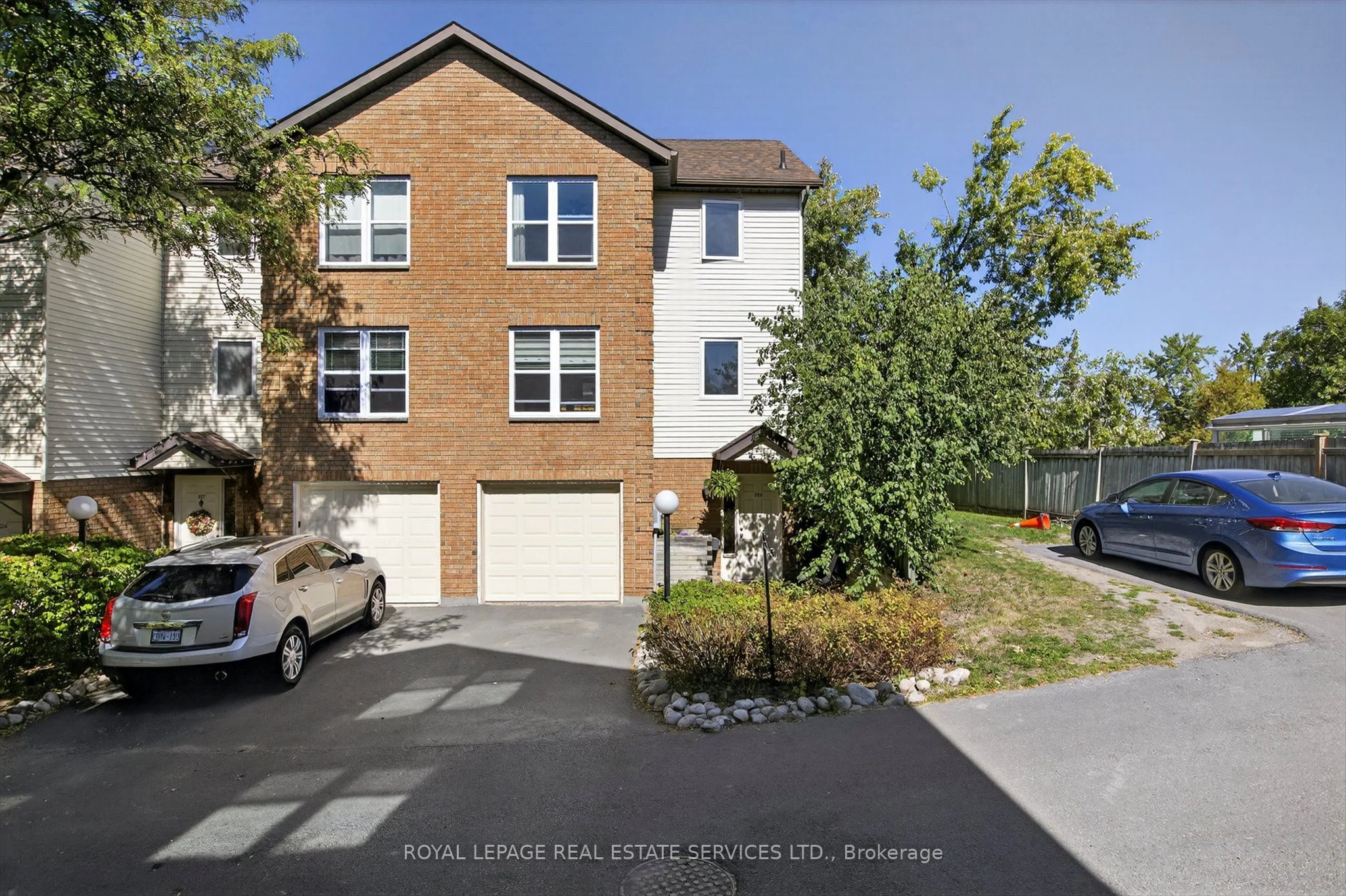 Condo Townhouse in Peterborough