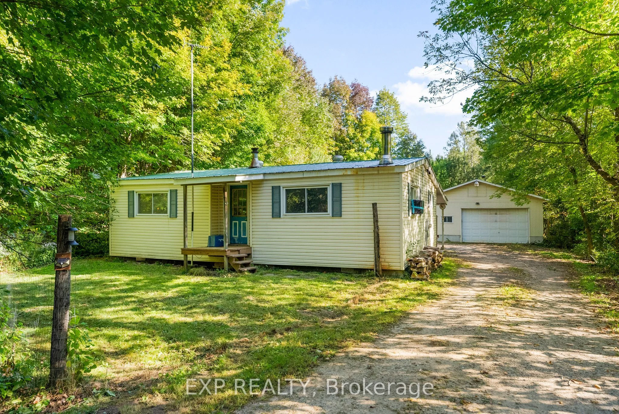 1698 Pucker Street, Admaston/Bromley, ON K7V 3Z9