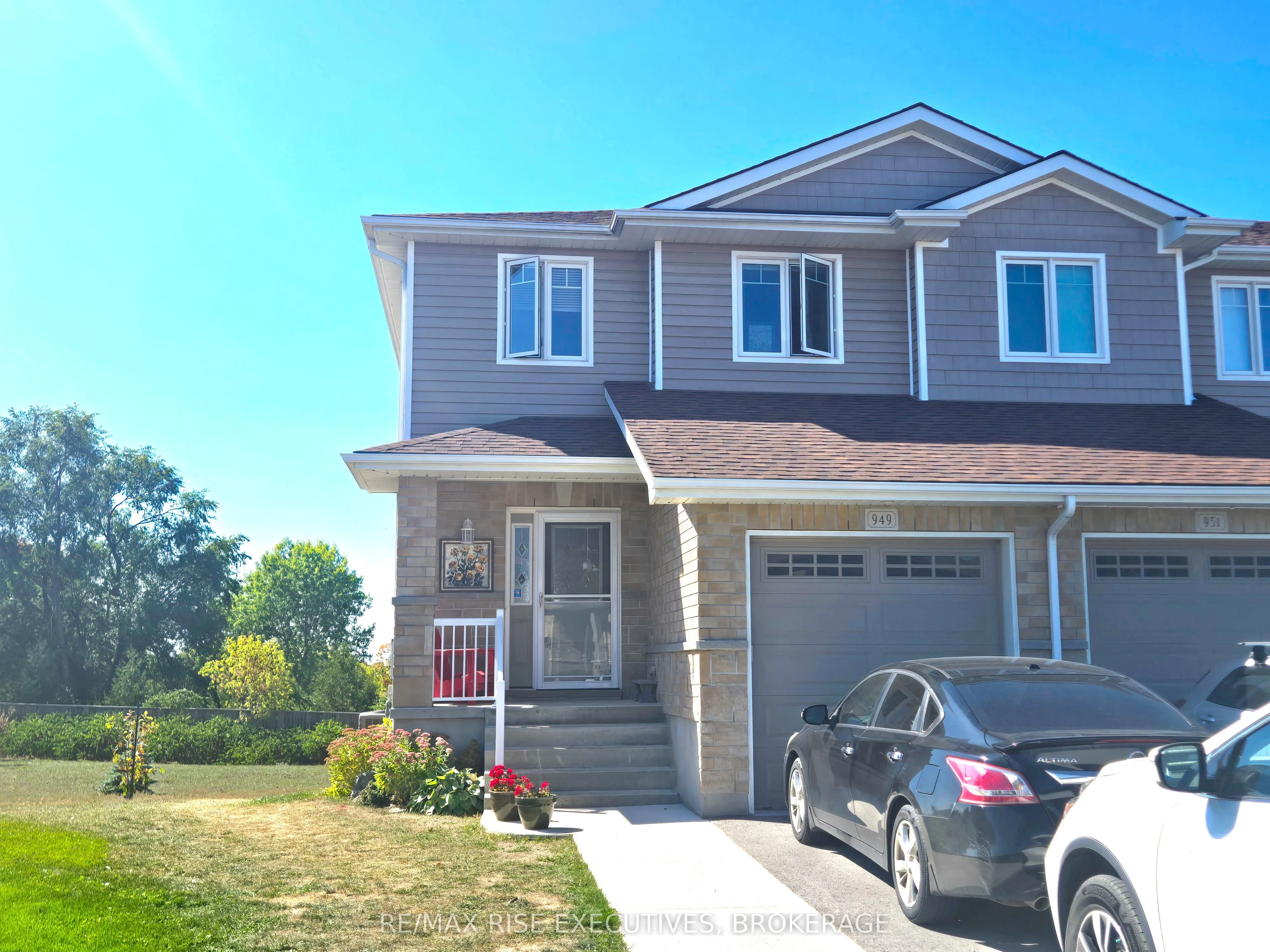 949 Blossom Street 1, Kingston, ON K7P 0N2