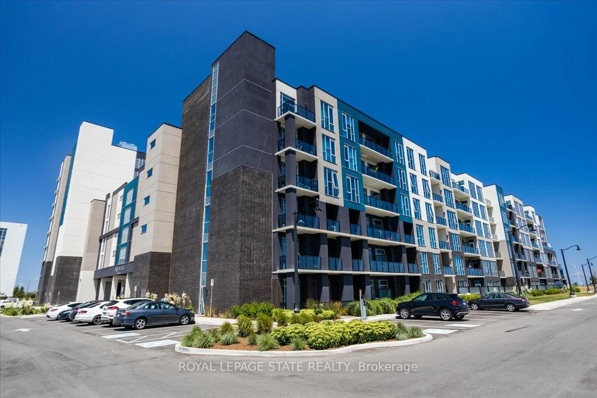 Condo Apartment in Grimsby