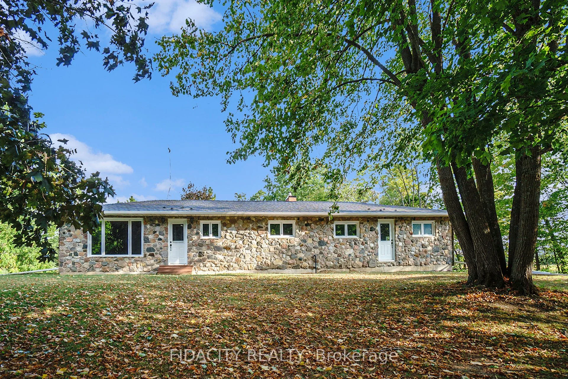 1910 Beach Road, North Grenville, ON K0G 1S0