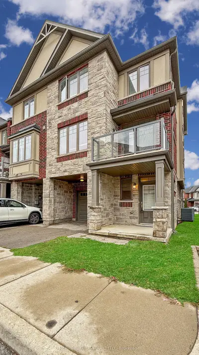 Att/Row/Townhouse in Hamilton