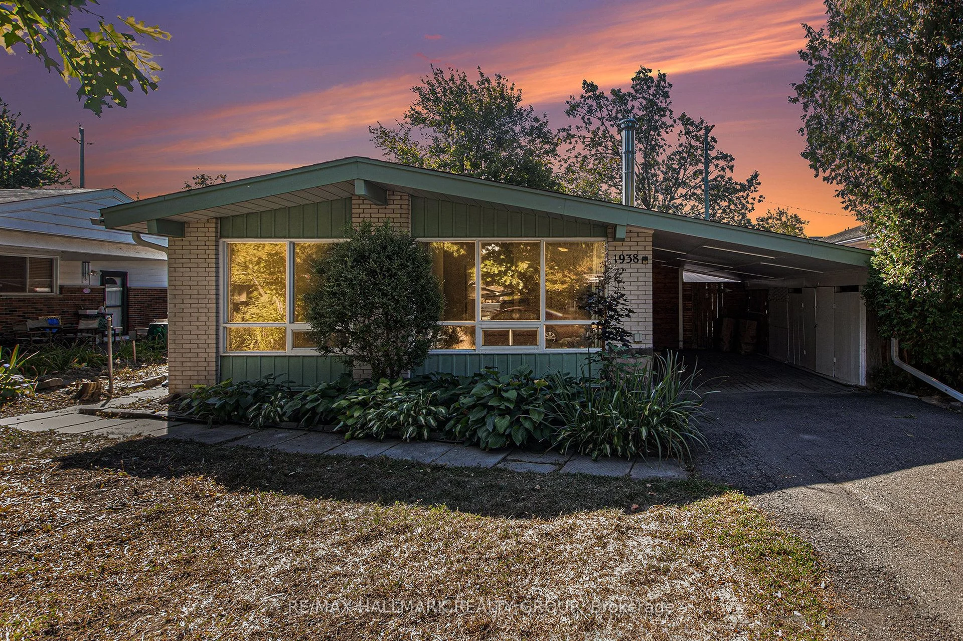 1938 Featherston Drive, Alta Vista and Area, ON K1H 6P8