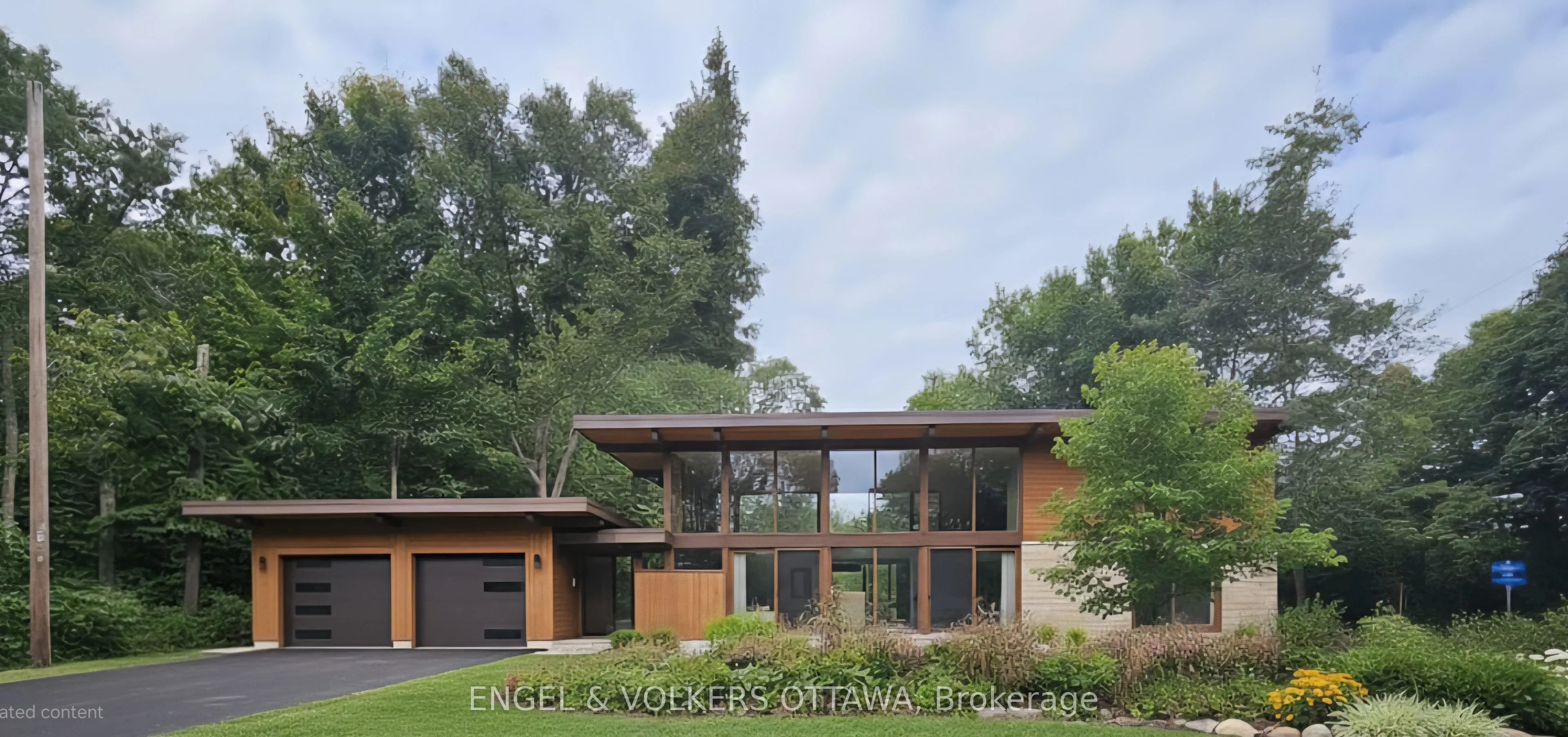 20 Robin Crescent, Beacon Hill North - South and Area, ON K1H 7H7