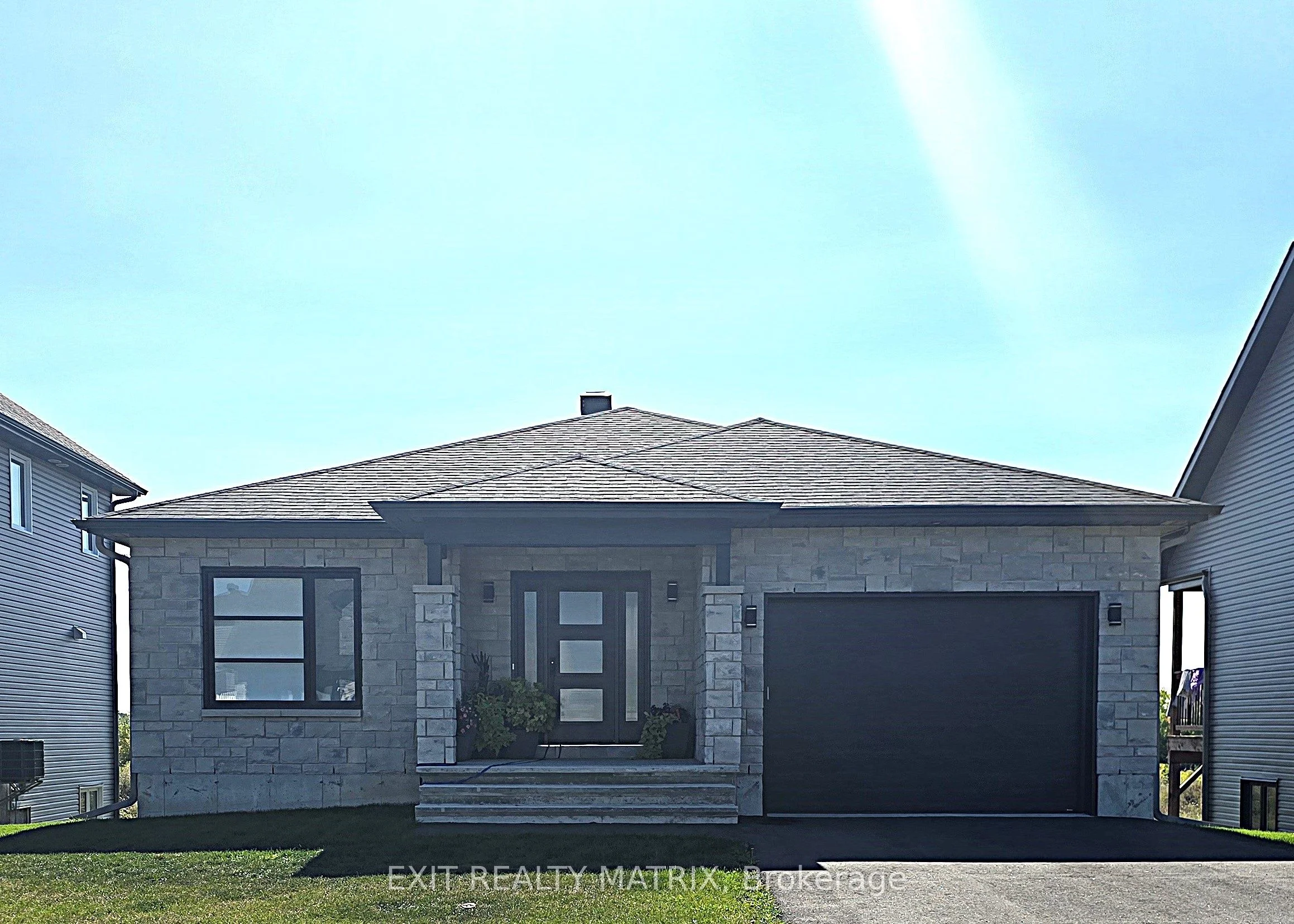 9 Glenco Road, South Stormont, ON K0C 2A0