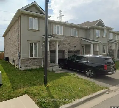 Att/Row/Townhouse in Hamilton