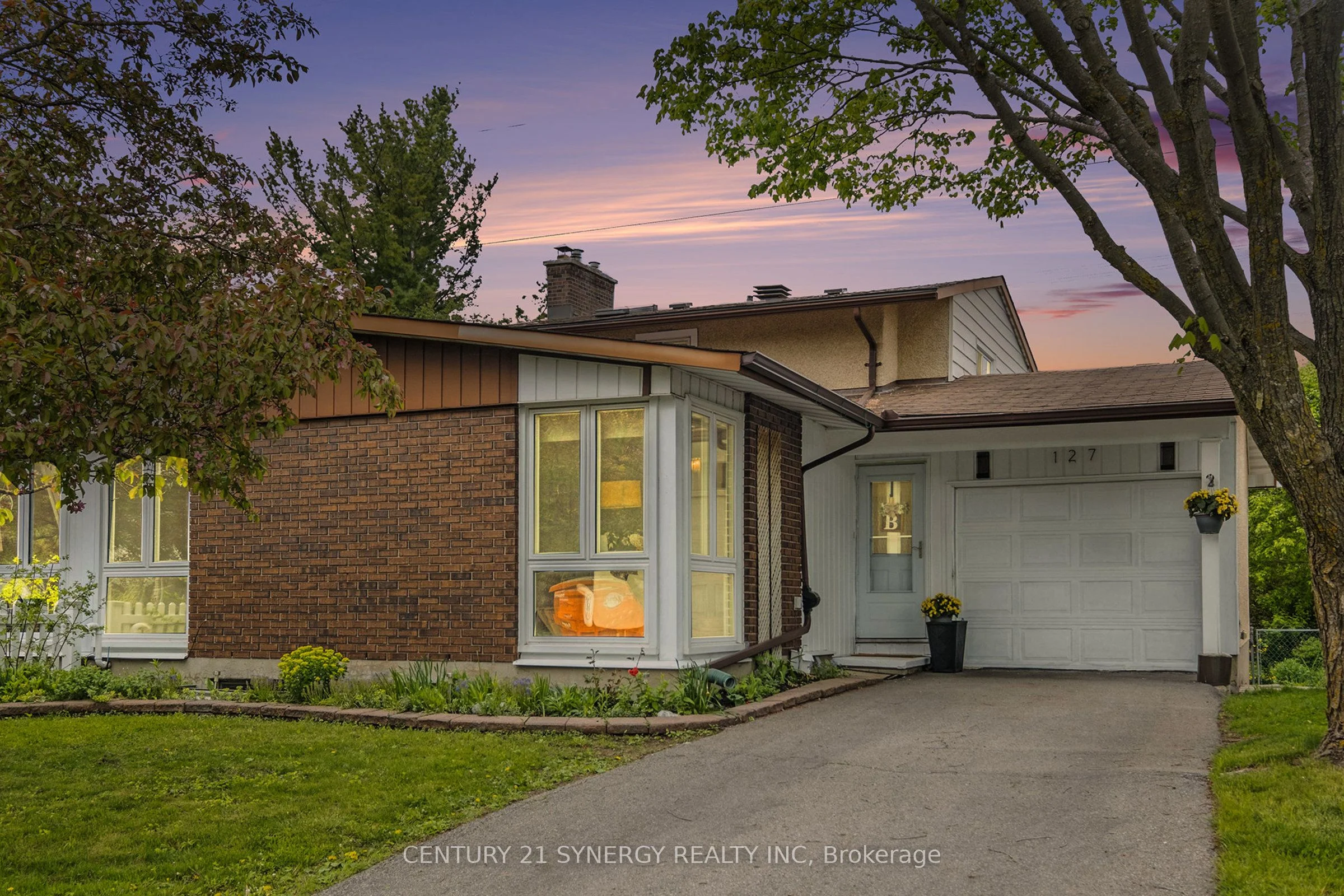 127 Woodfield Drive, Tanglewood - Grenfell Glen - Pineglen, On K2g 0a1