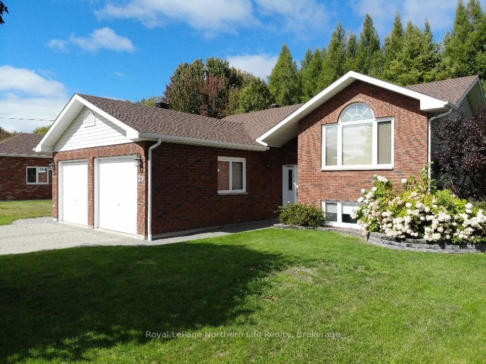 23 Villeneuve Court, West Nipissing, ON P2B 3G8