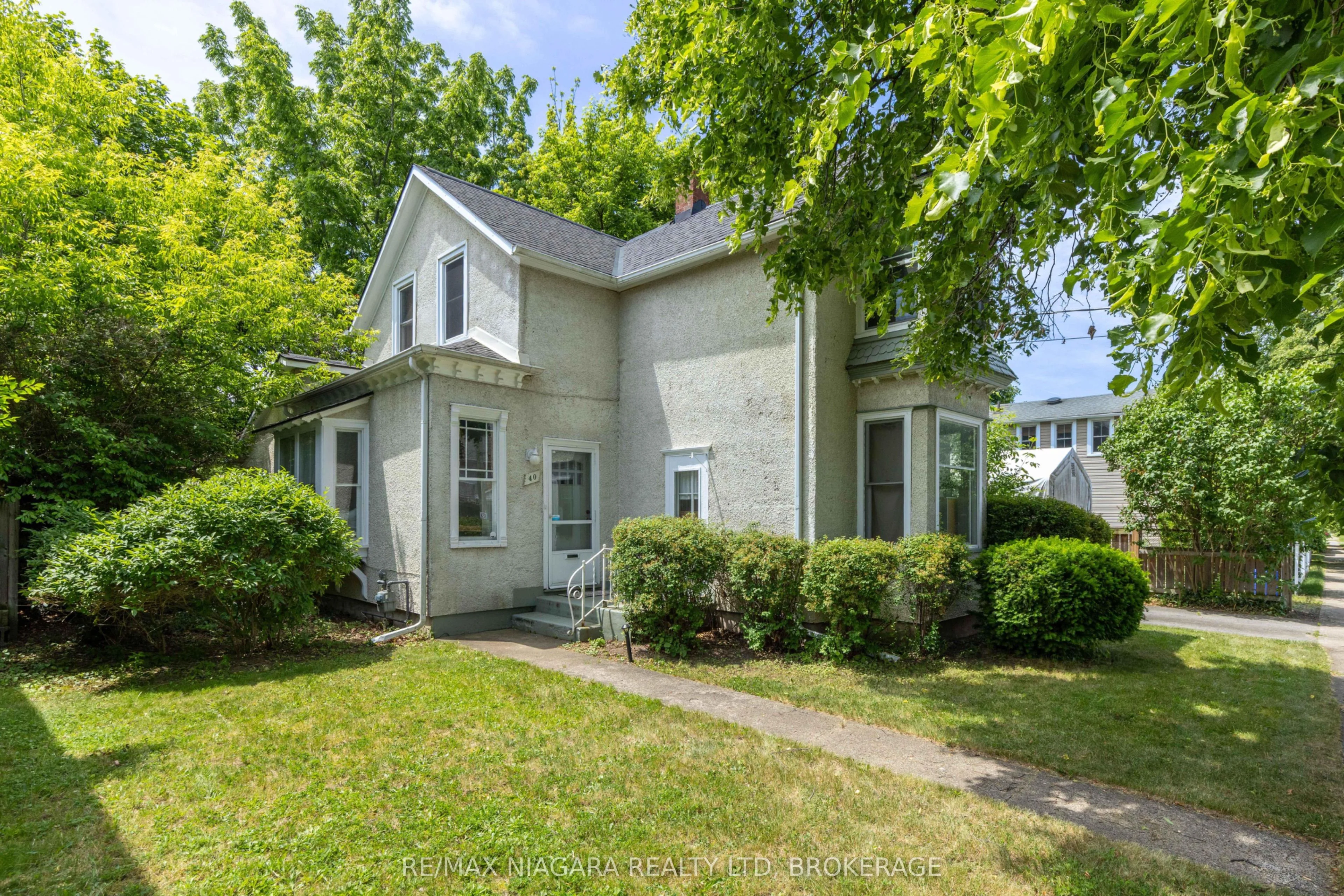40 Dacotah Street, St. Catharines, ON L2R 1Z7
