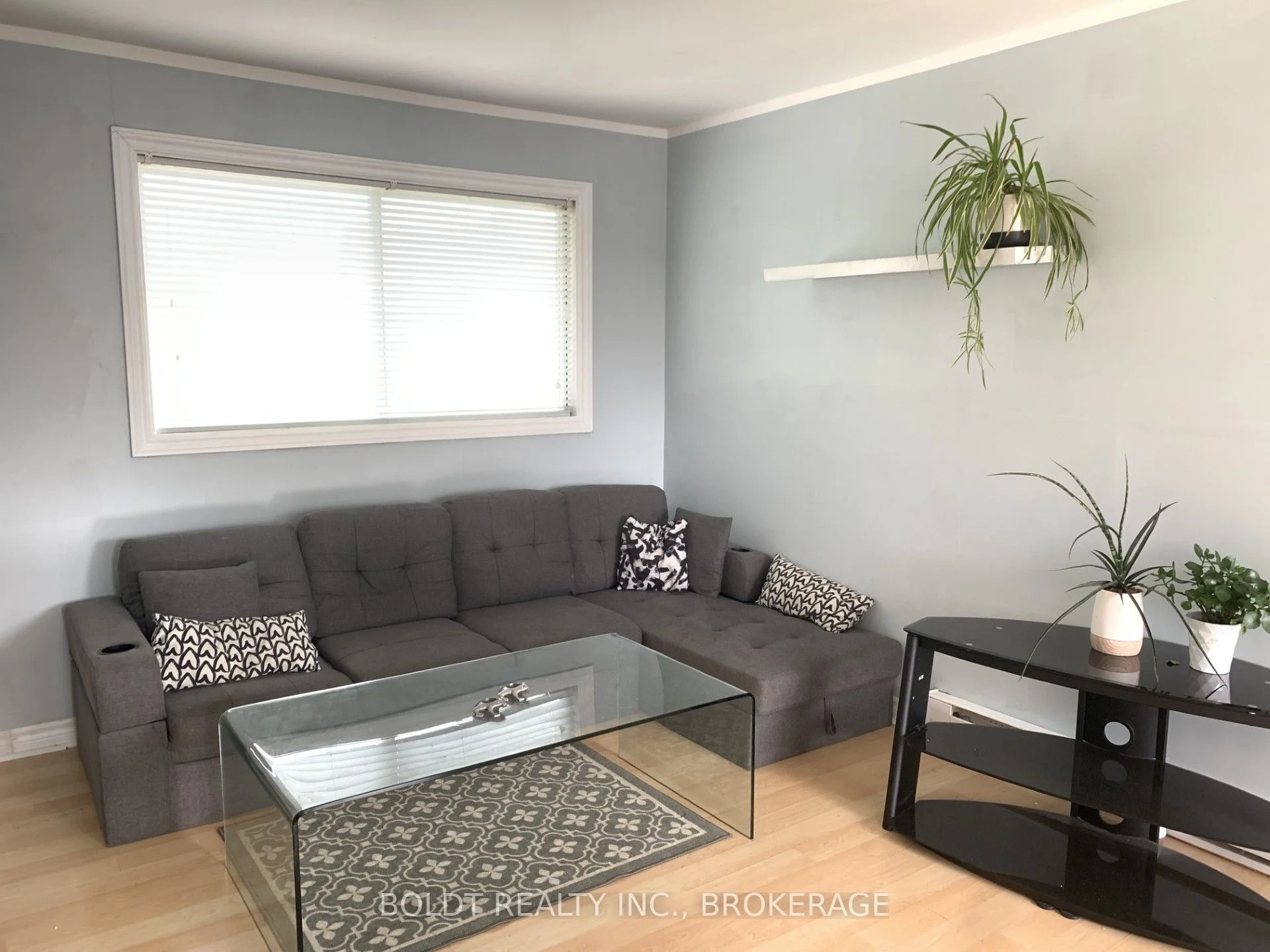 4573 Armoury Street, Niagara Falls, ON L2E 1S5