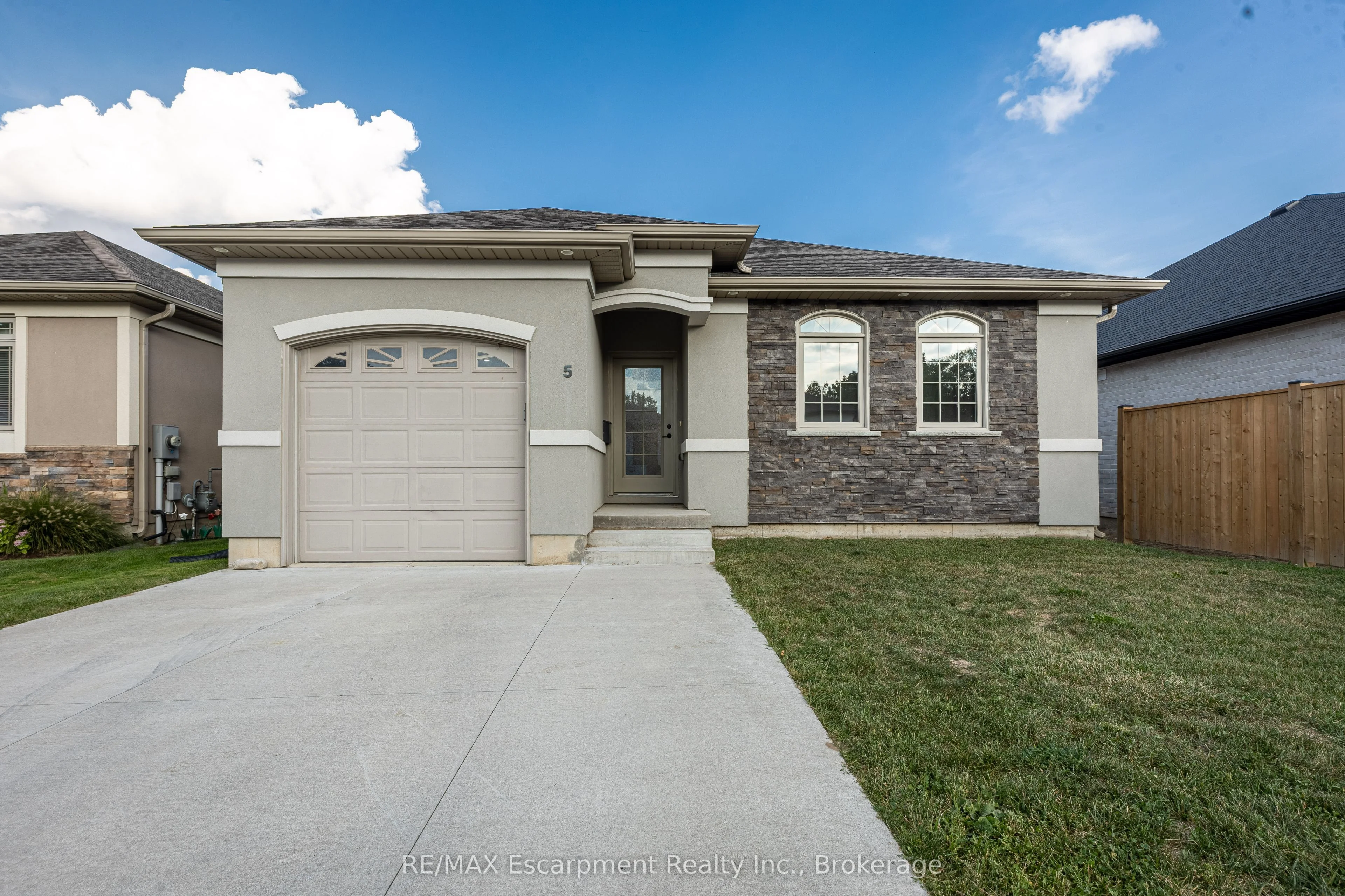 5 John Pound Road 5, Tillsonburg, On N4g 5x3