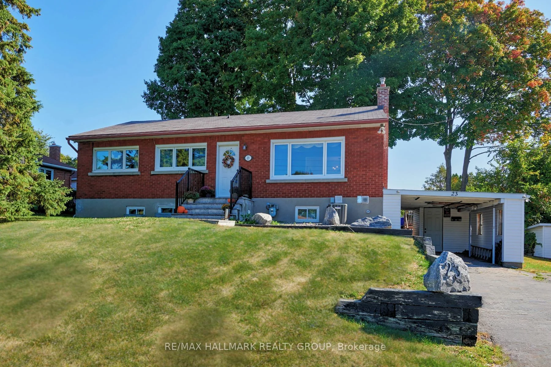 23 Elvina Street, Beacon Hill North - South and Area, ON K1J 7L2