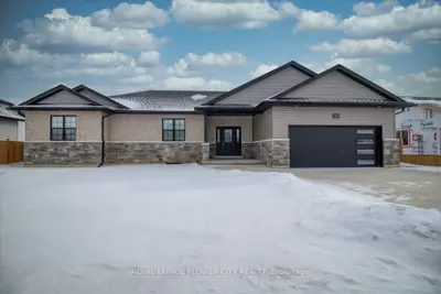 Detached in Chatham-Kent