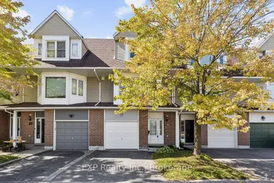 Condo Townhouse in Kanata