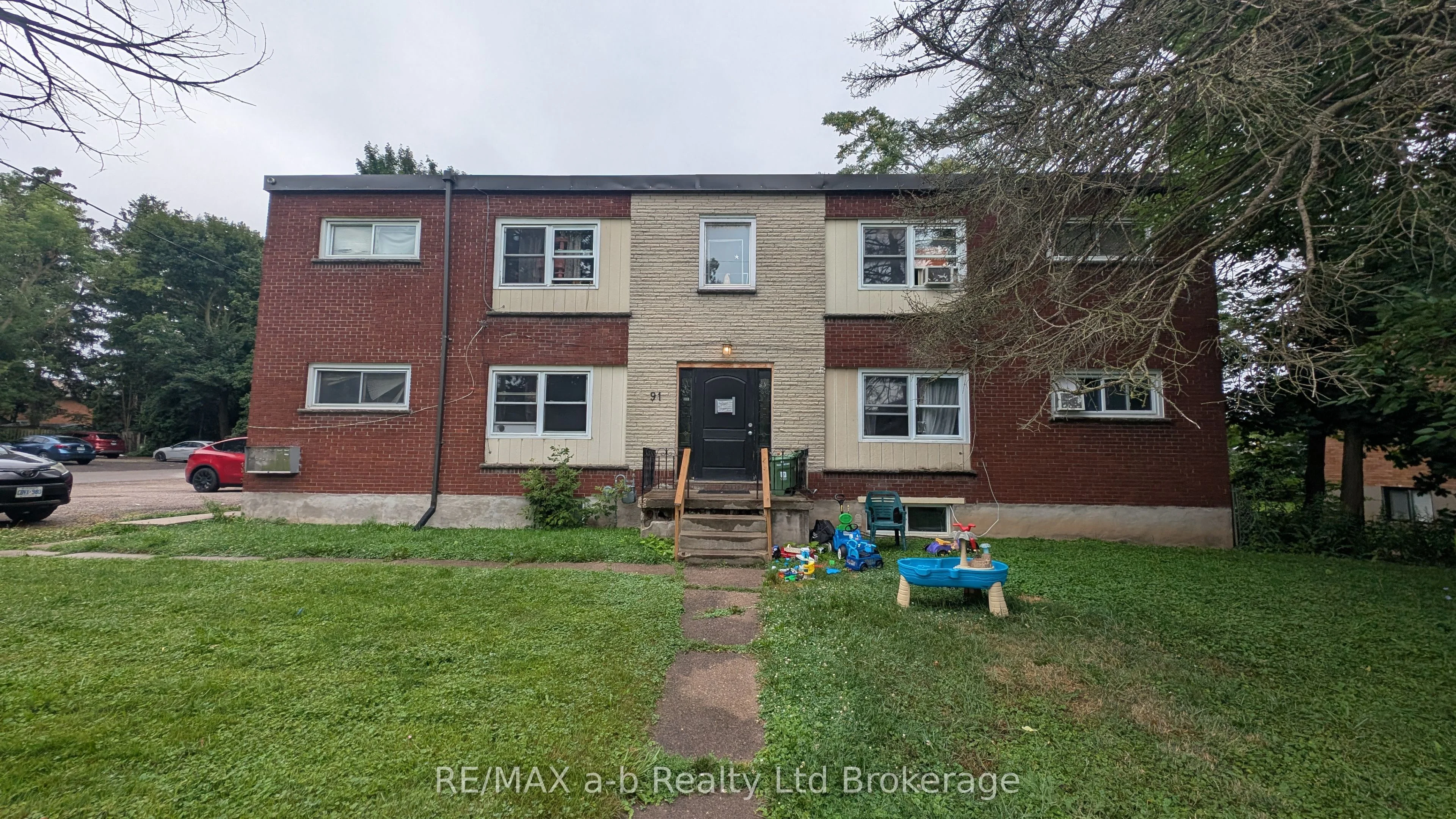 91 King Edward Avenue, London South, ON N5Z 3S7