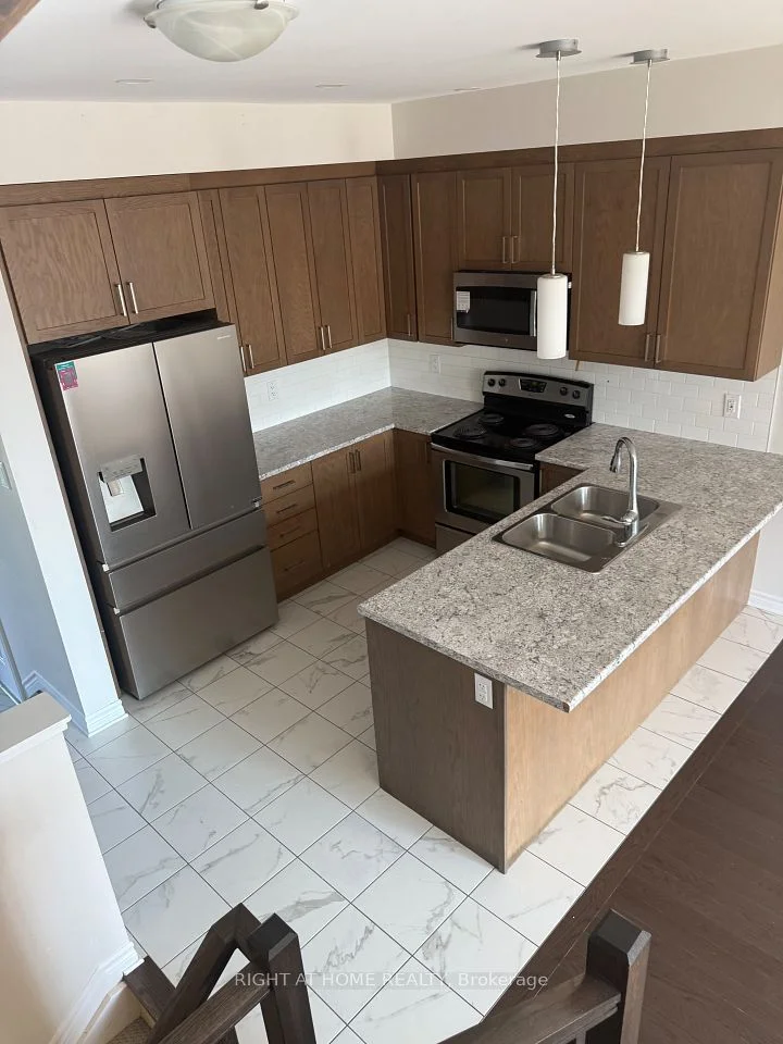 704 PETANQUE Crescent, Orleans - Cumberland and Area, ON K4A 5L6