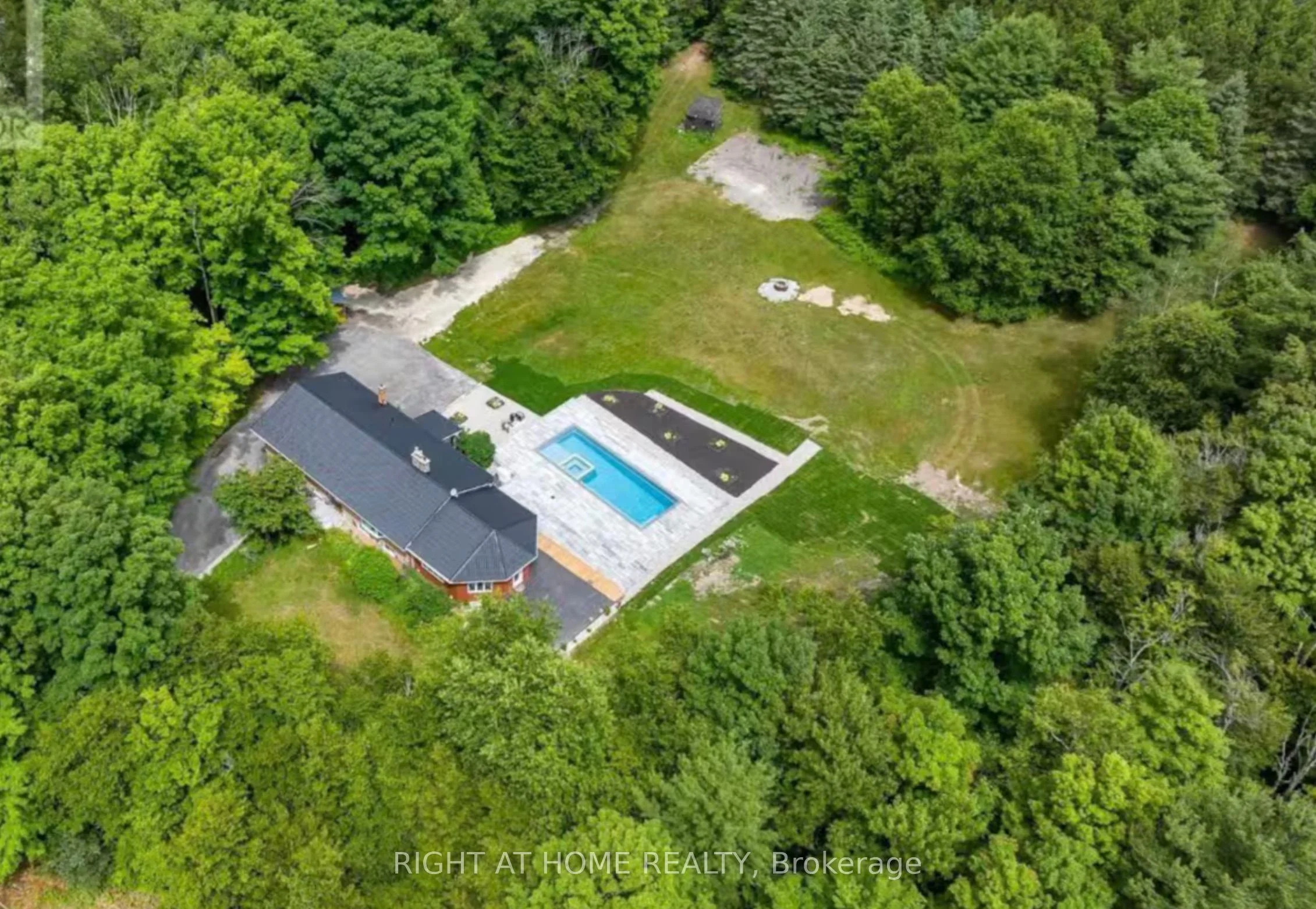 938335 Airport Road, Mulmur, ON L9V 0M1