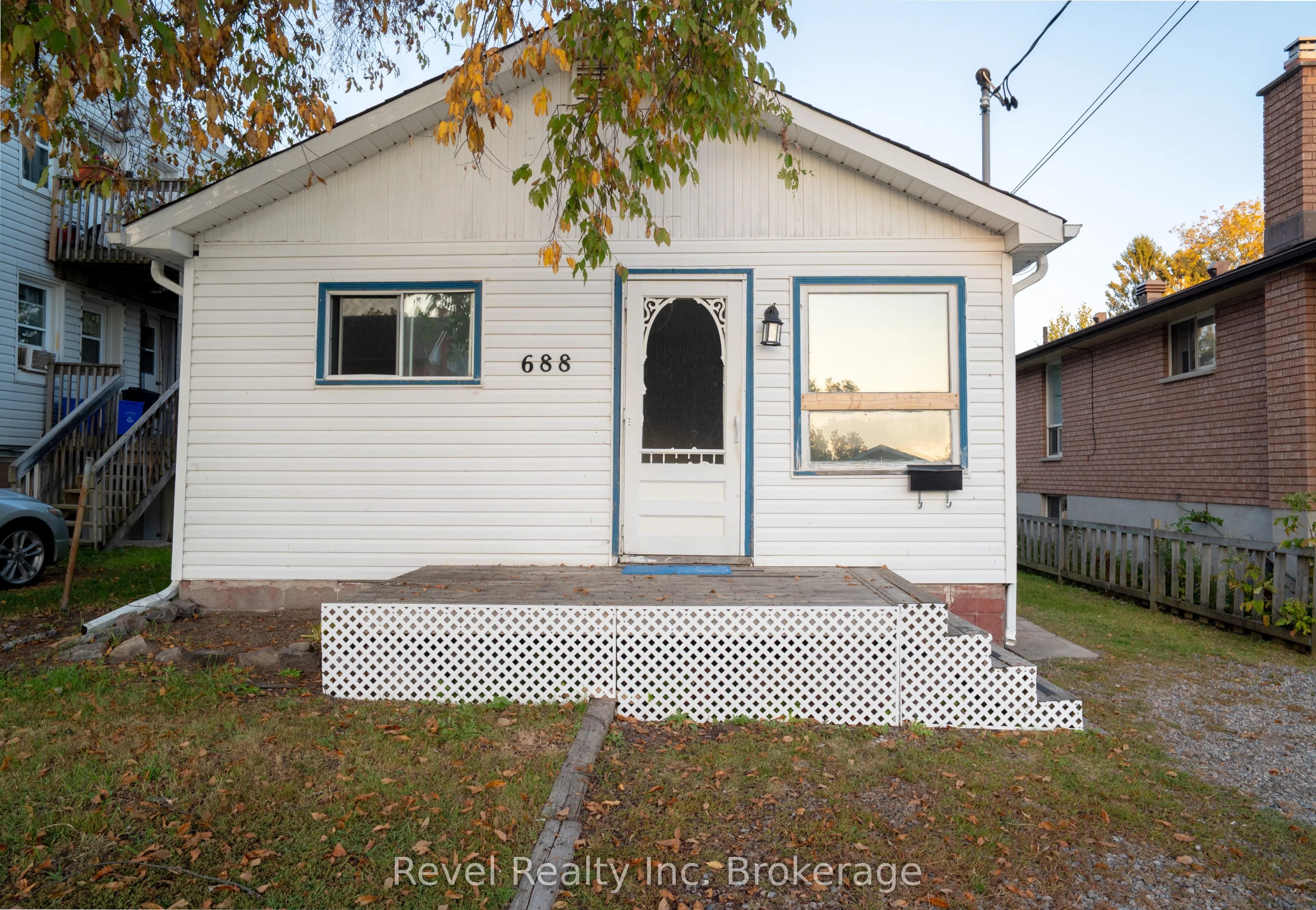 688 Douglas Street, North Bay, On P1b 5n8