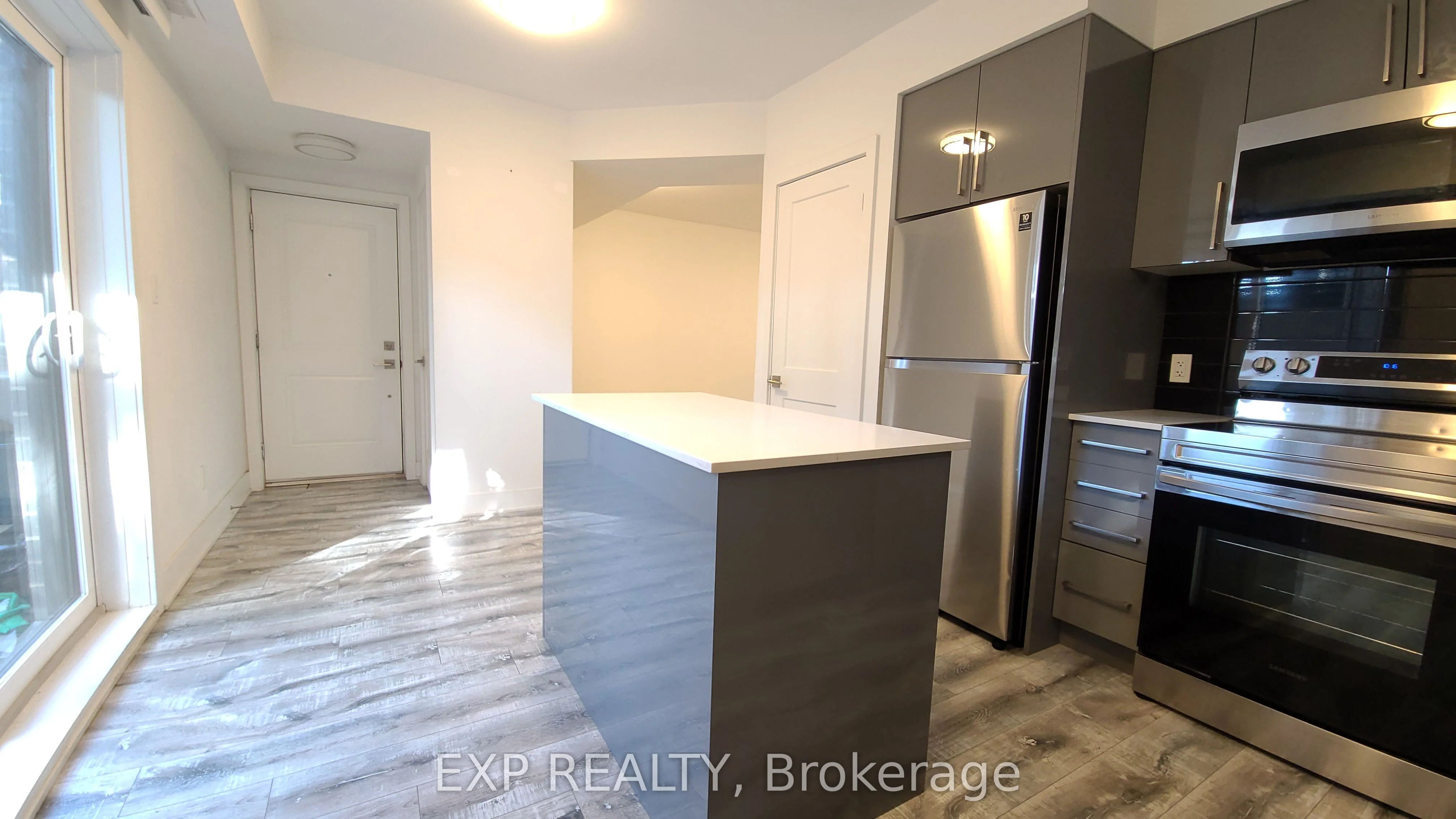 6065 Mcleod Road 106, Niagara Falls, On L2g 3e7