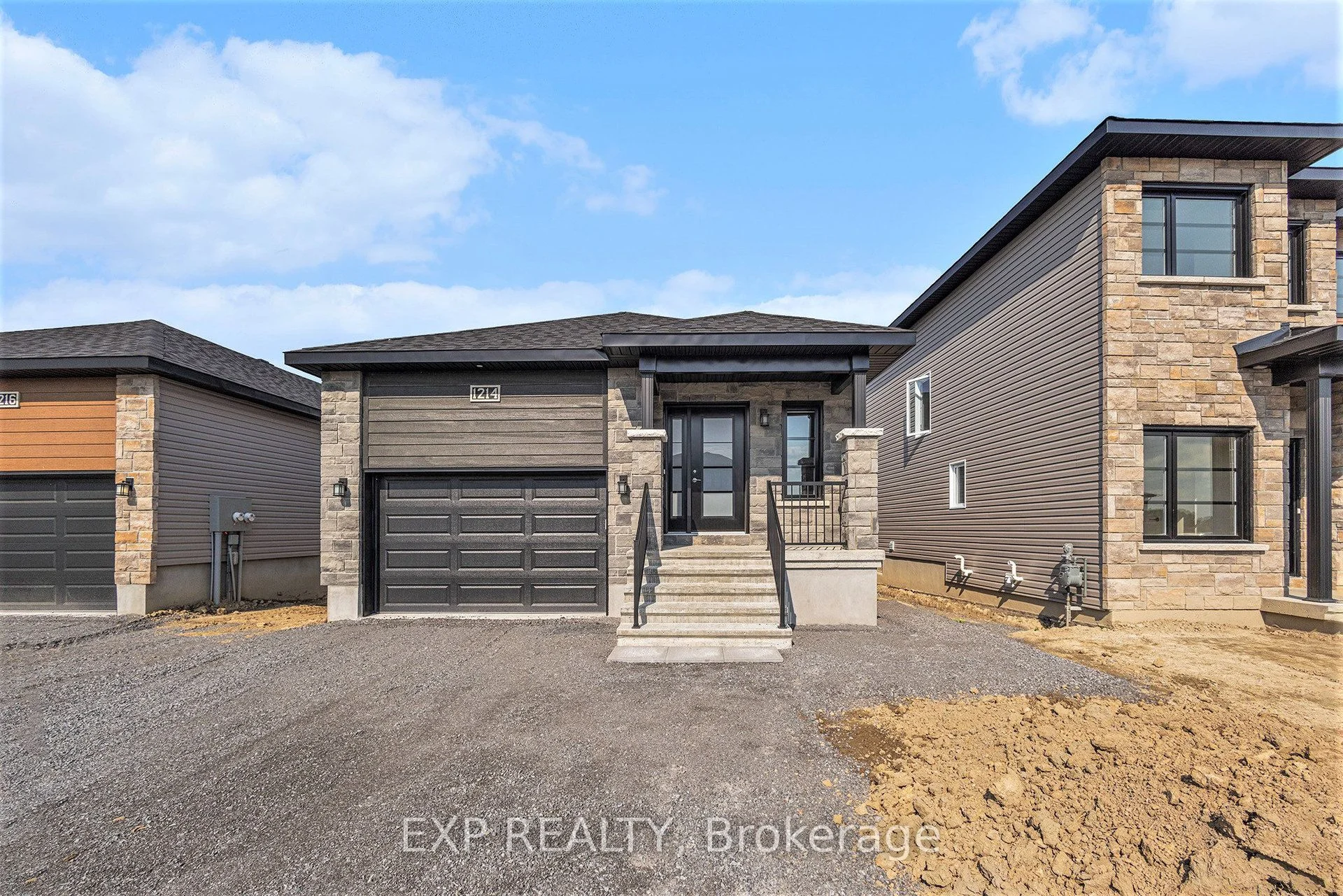 1214 MONTBLANC Crescent A, Russell, ON K0A 1W0