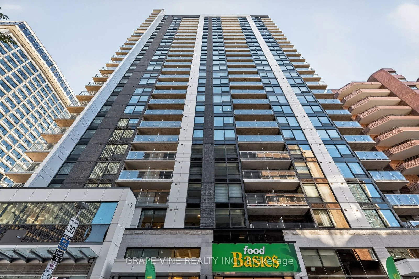 340 Queen Street 501, Ottawa Centre, ON K1R 0G1