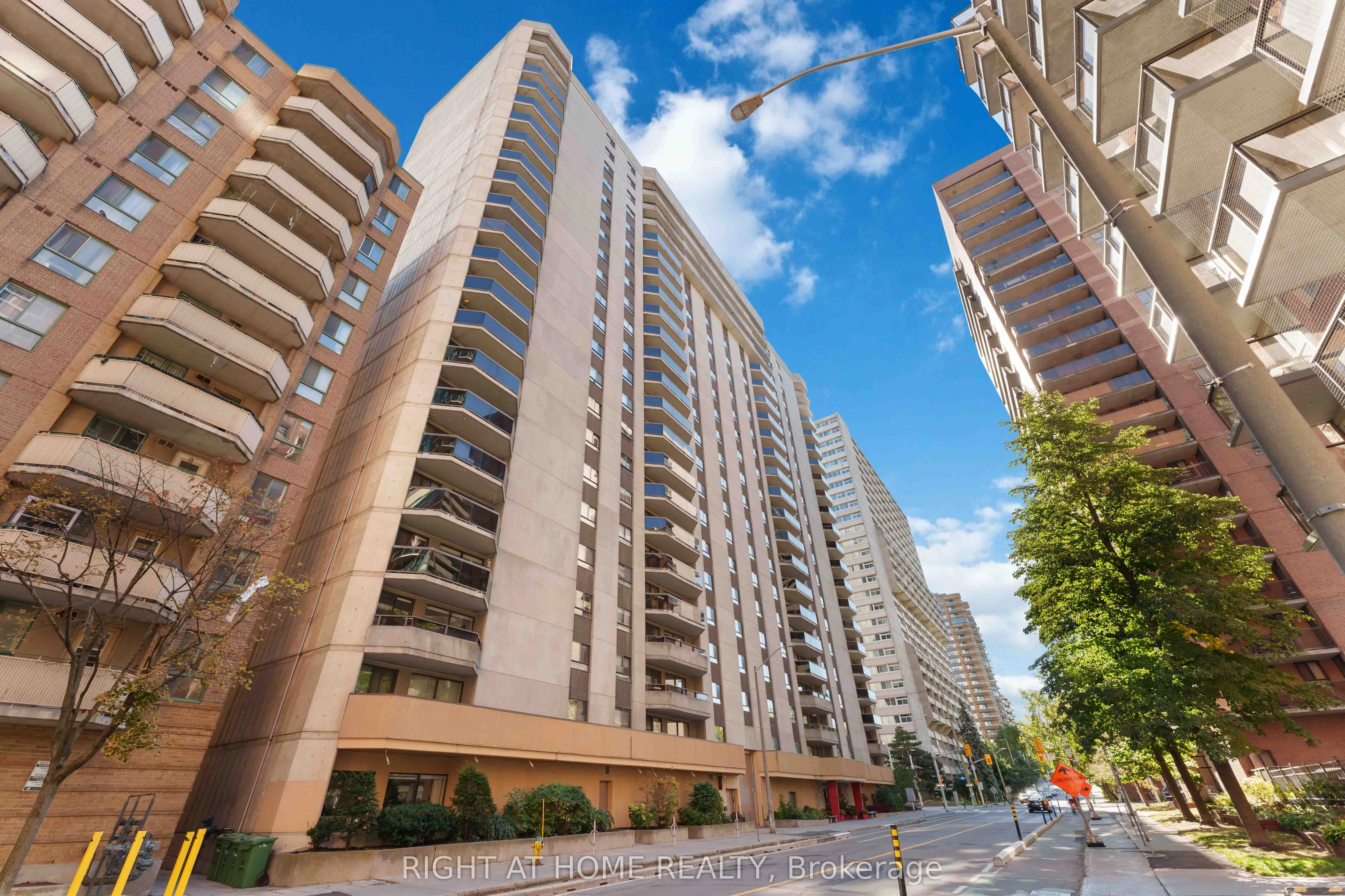 470 Laurier Avenue W 801, Ottawa Centre, ON K1R 7W9