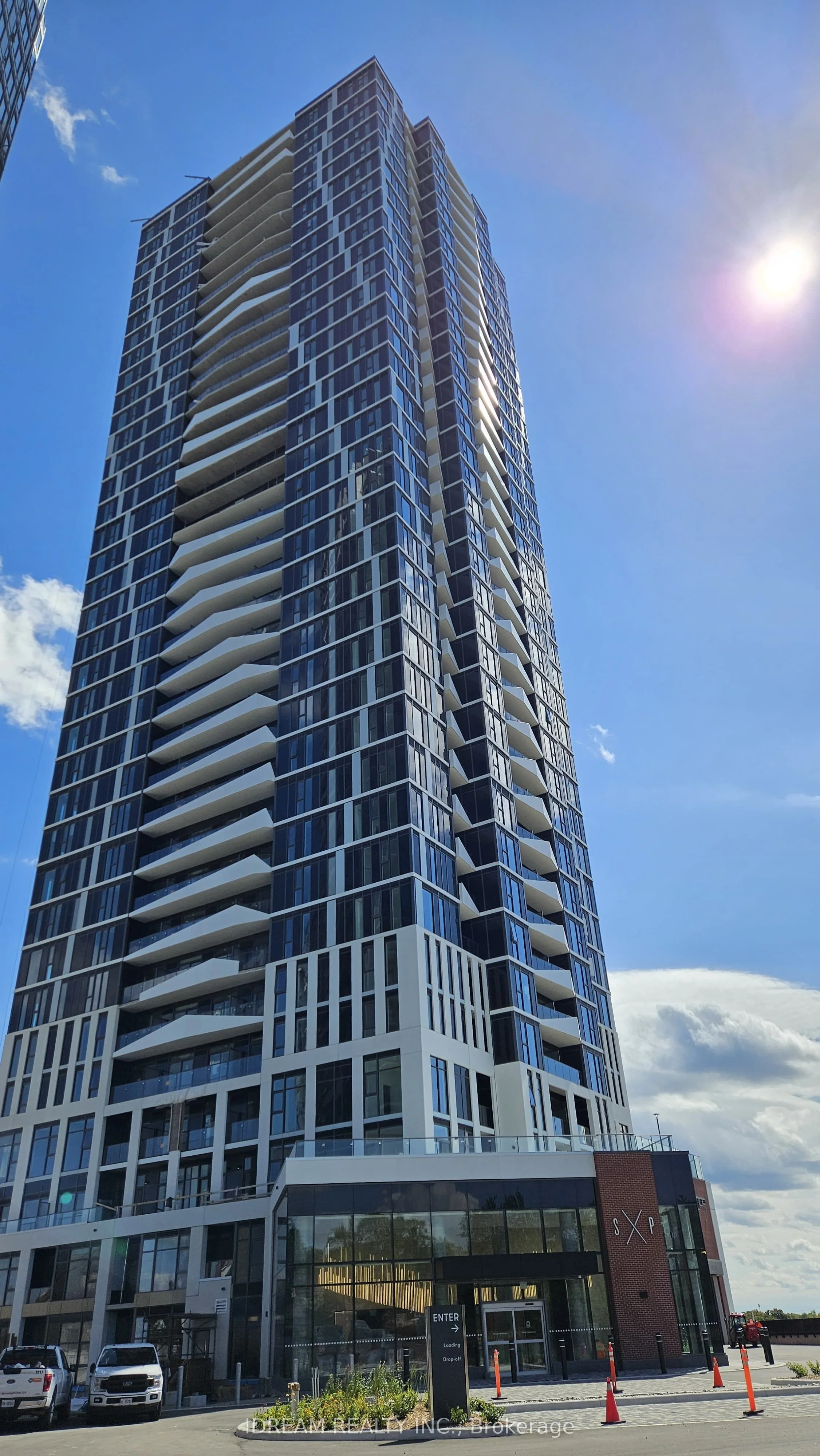 25 Wellington Street S 804, Kitchener, ON N2G 0G5