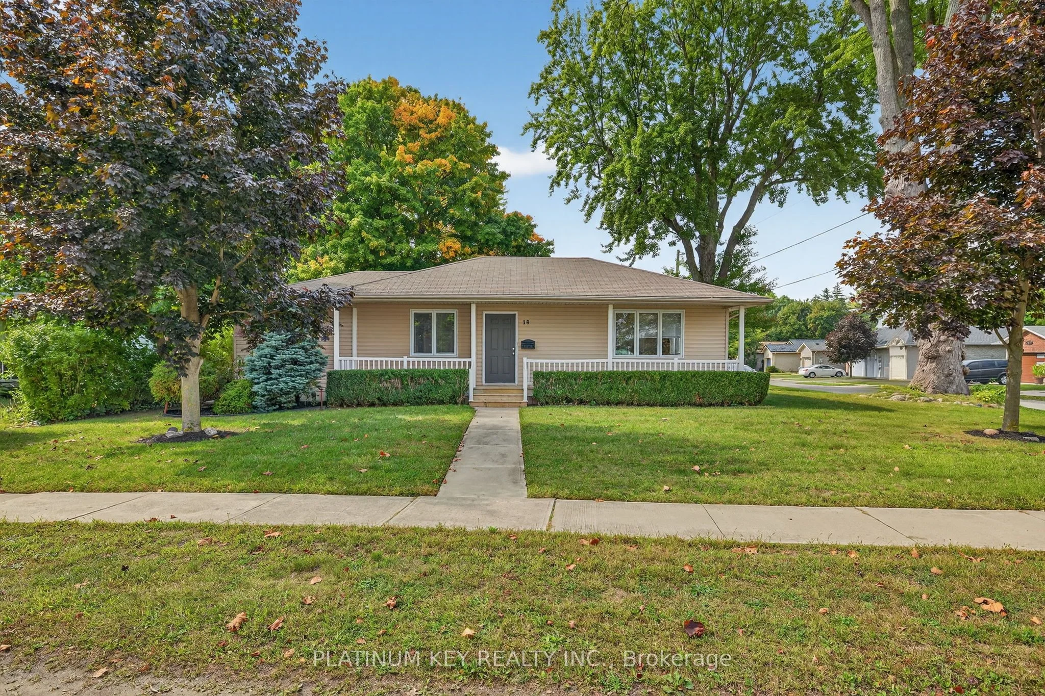 18 Richmond Street, Strathroy-Caradoc, ON N7G 2Y8