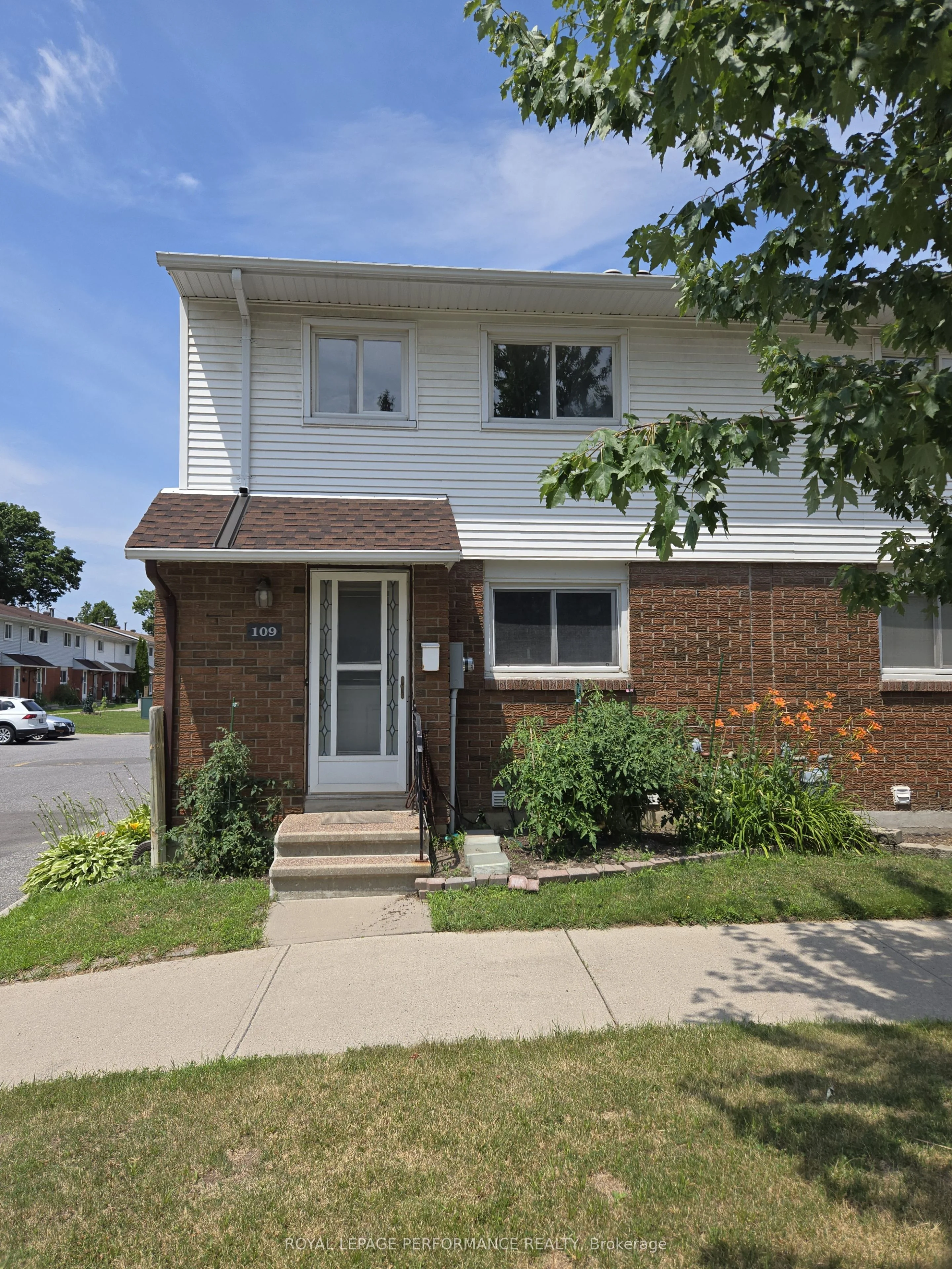 1045 Morrison Drive 109, Parkway Park - Queensway Terrace S and Area, ON K2H 7L2
