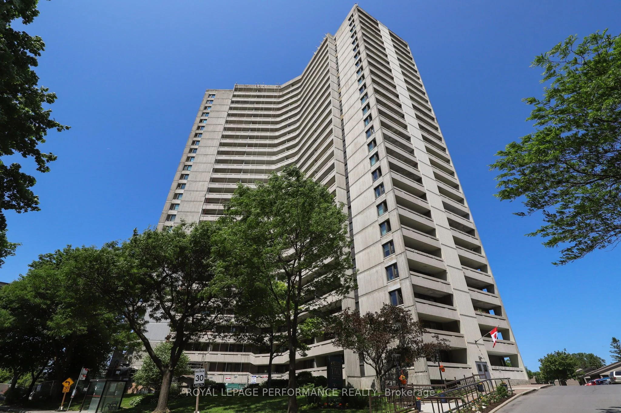 1171 Ambleside Drive 1002, Woodroffe, ON K2B 8G6