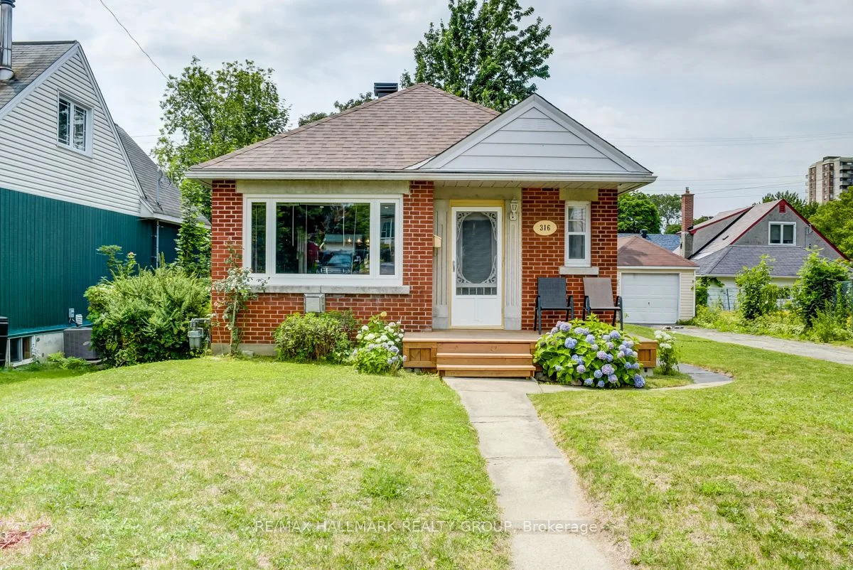316 Ducharme Boulevard, Vanier and Kingsview Park, ON K1L 6T6
