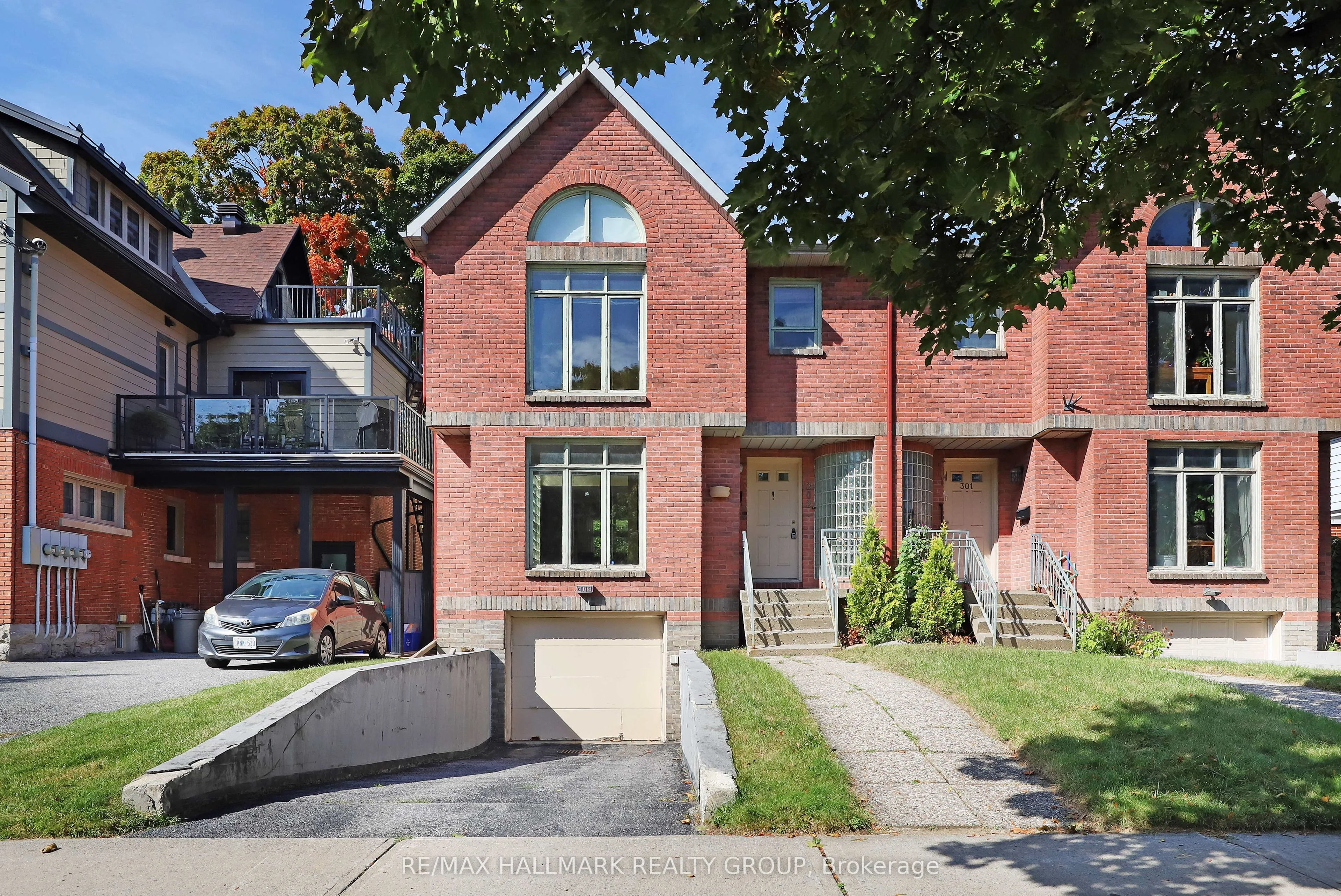 303 Sherwood Drive, Dows Lake - Civic Hospital And Area, On K1y 3w7