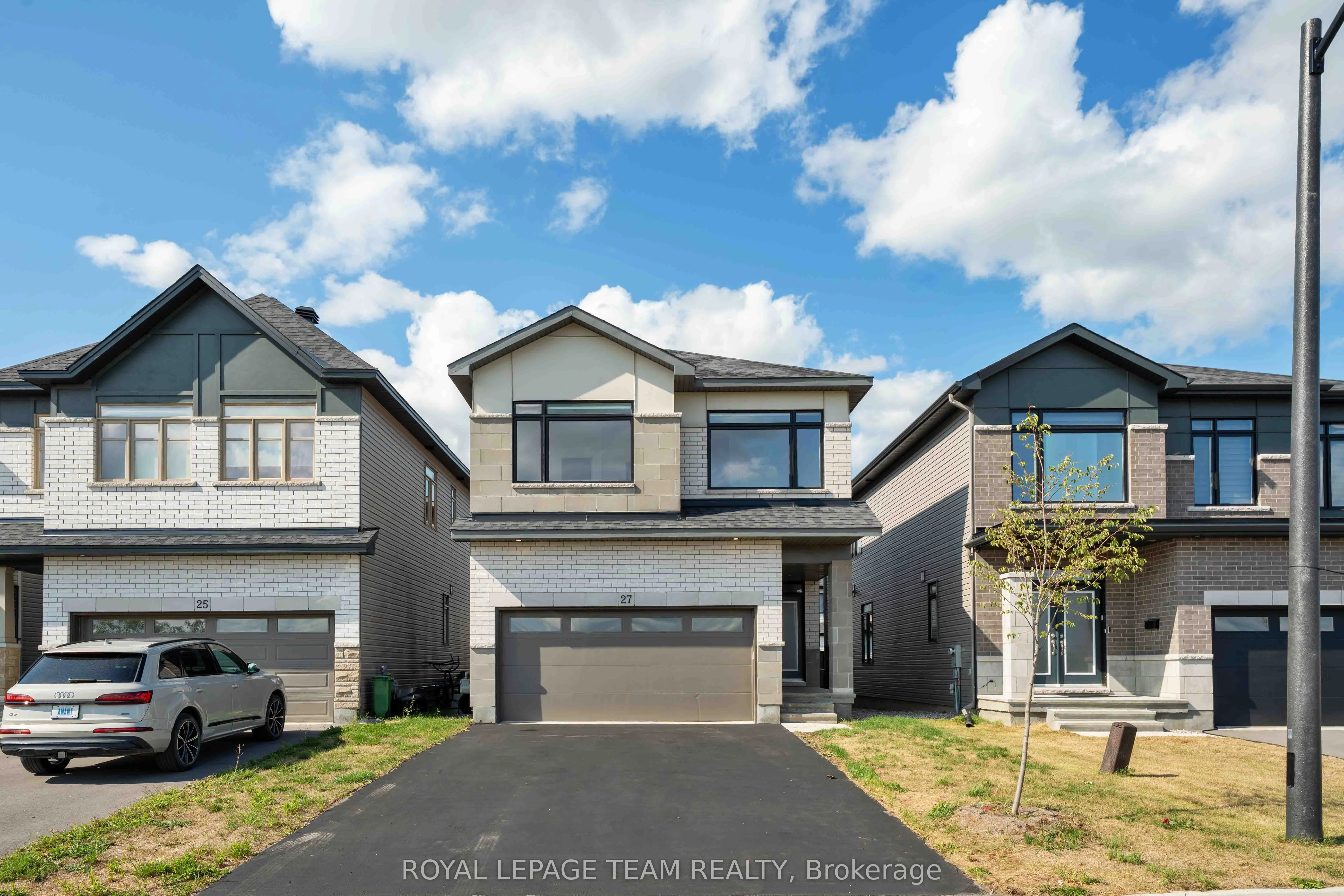 Detached in Blossom Park - Airport and Area