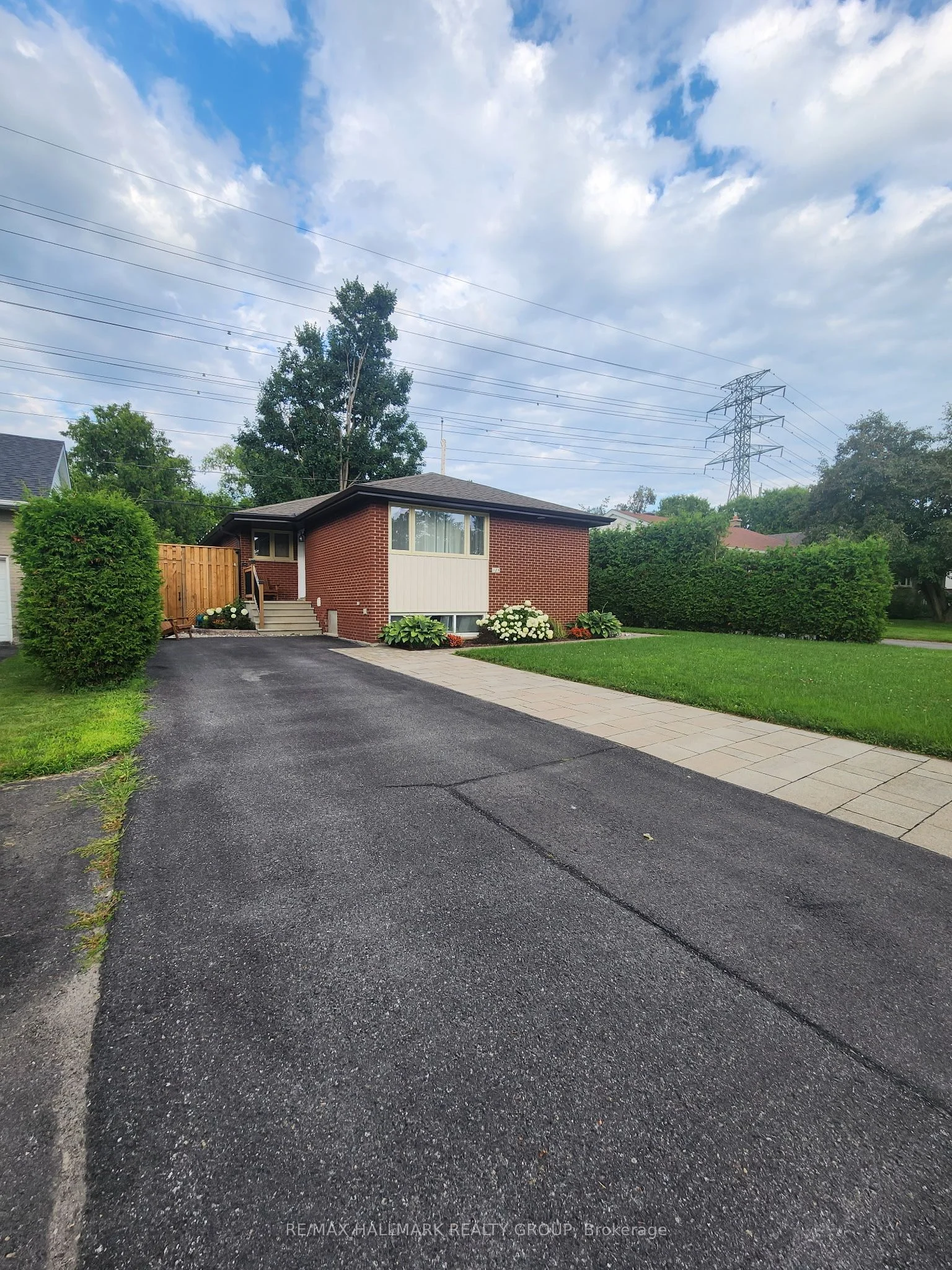 1185 WOODSIDE Drive B, Belair Park - Copeland Park and Area, ON K2C 2G7