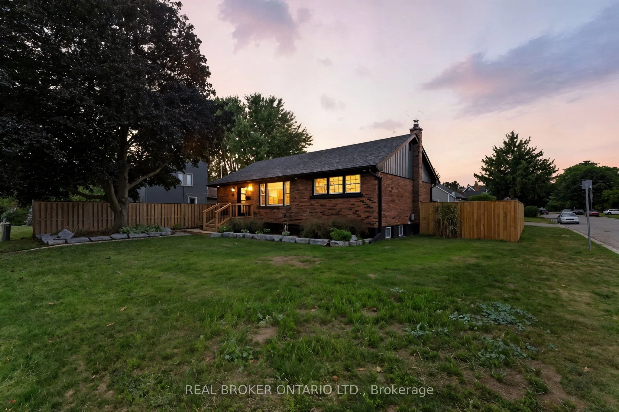 61 Clench Avenue, Brantford, On N3t 1b7