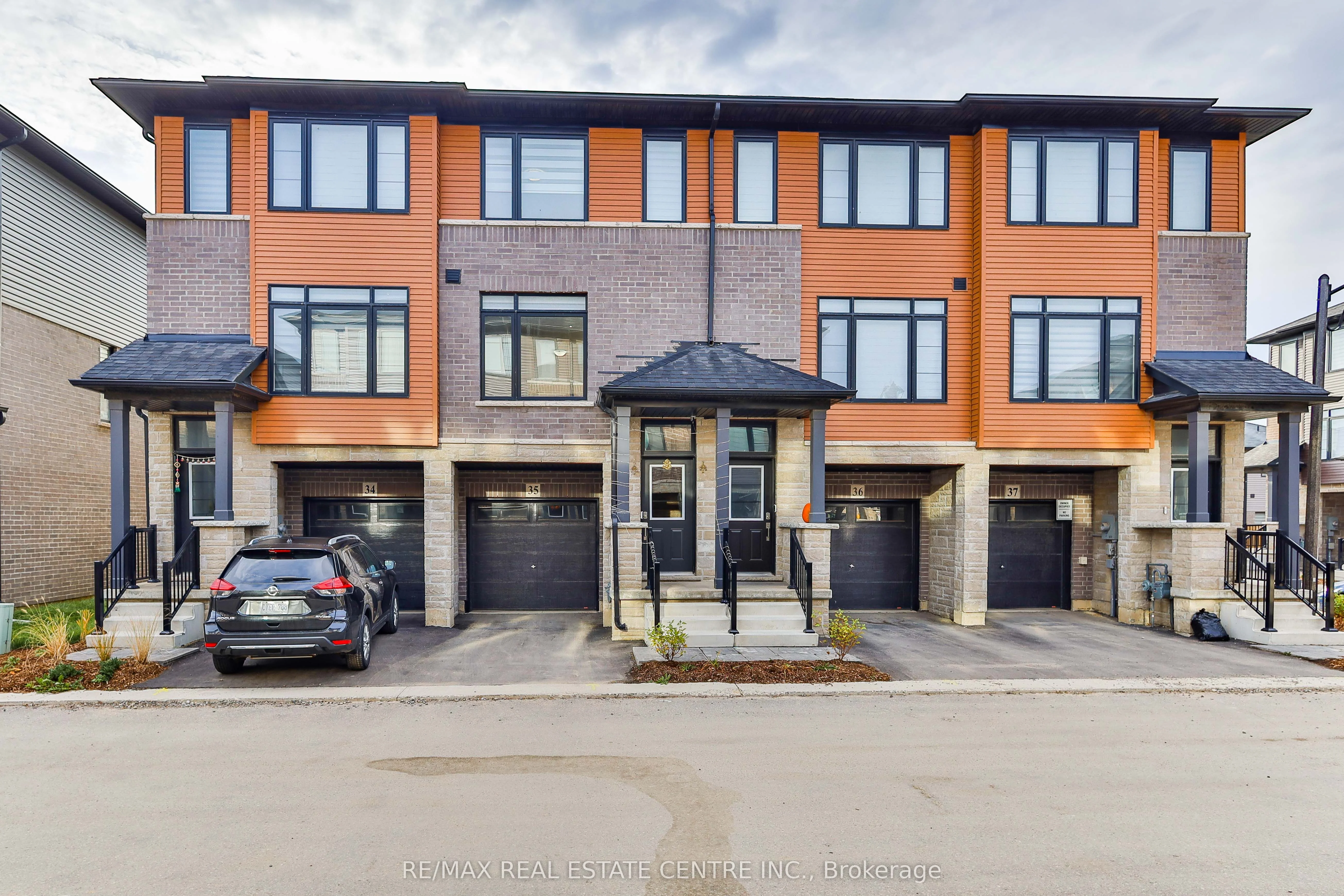 461 Blackburn Drive 35, Brantford, ON N3T 0W9