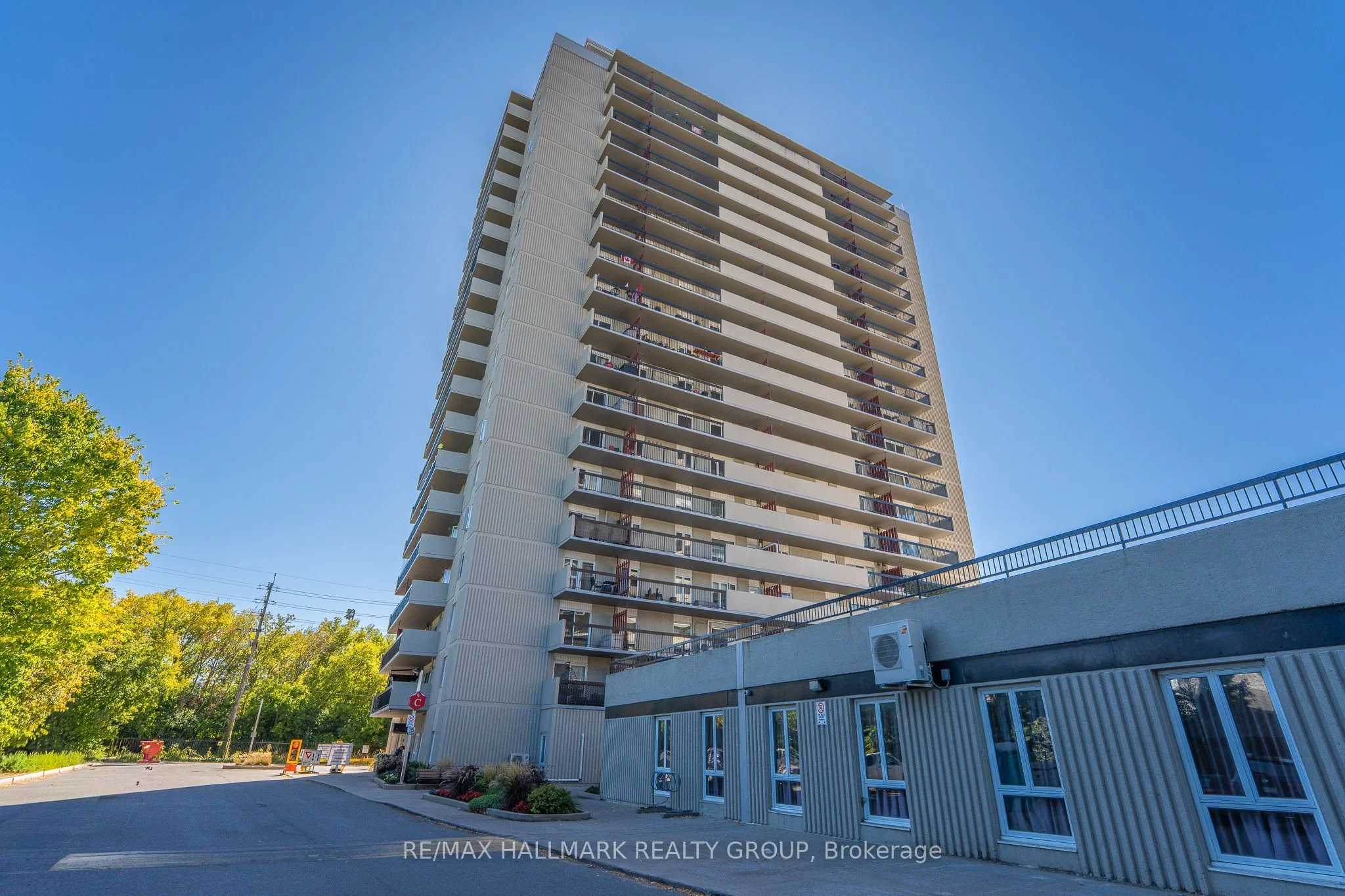 158C McArthur Avenue 808, Vanier and Kingsview Park, ON K1L 8E7