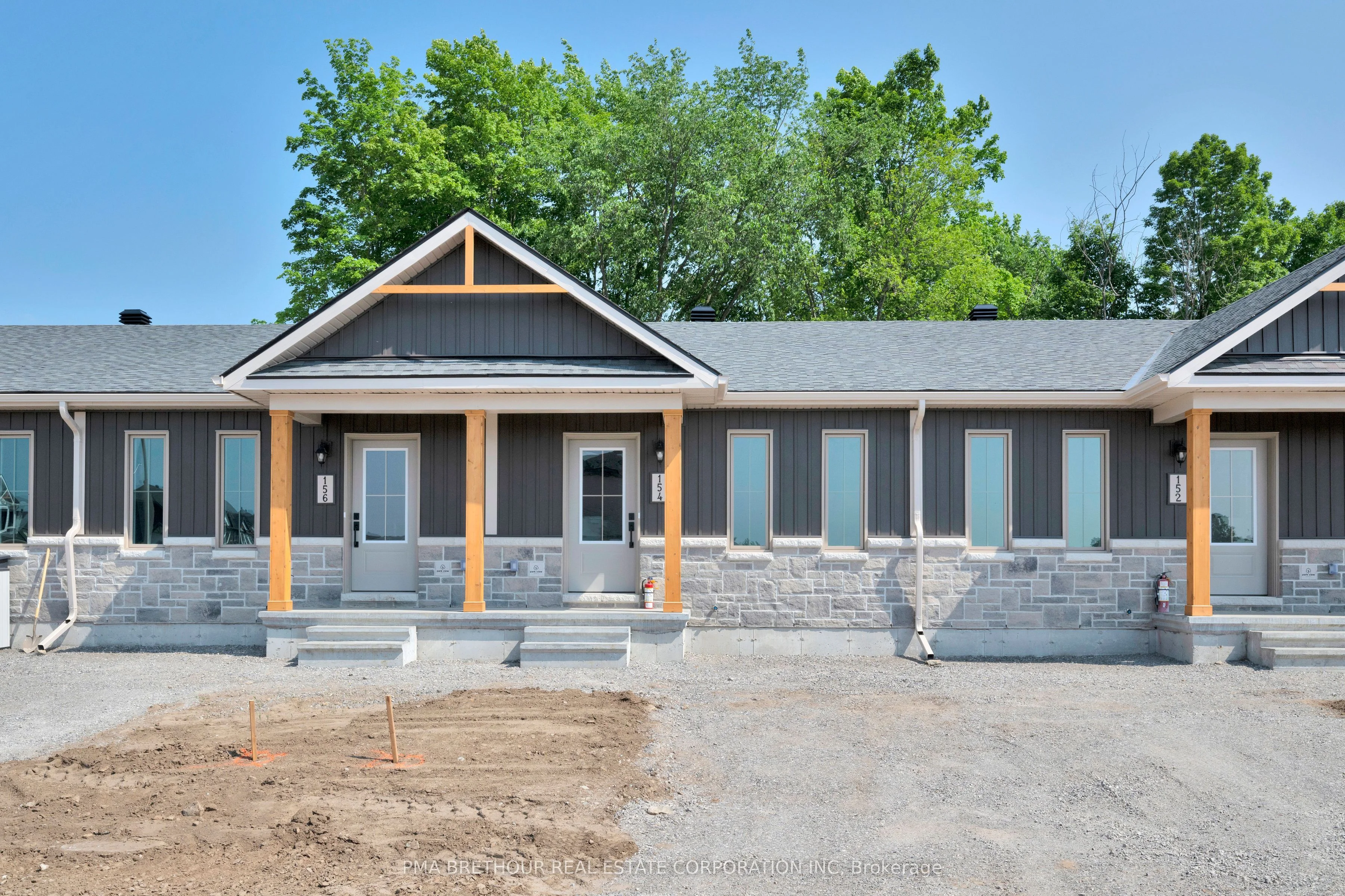 154 Doctor Agnes Craine Drive, Smiths Falls, ON K7A 0A5