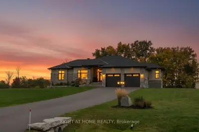 Detached in Stittsville - Munster - Richmond