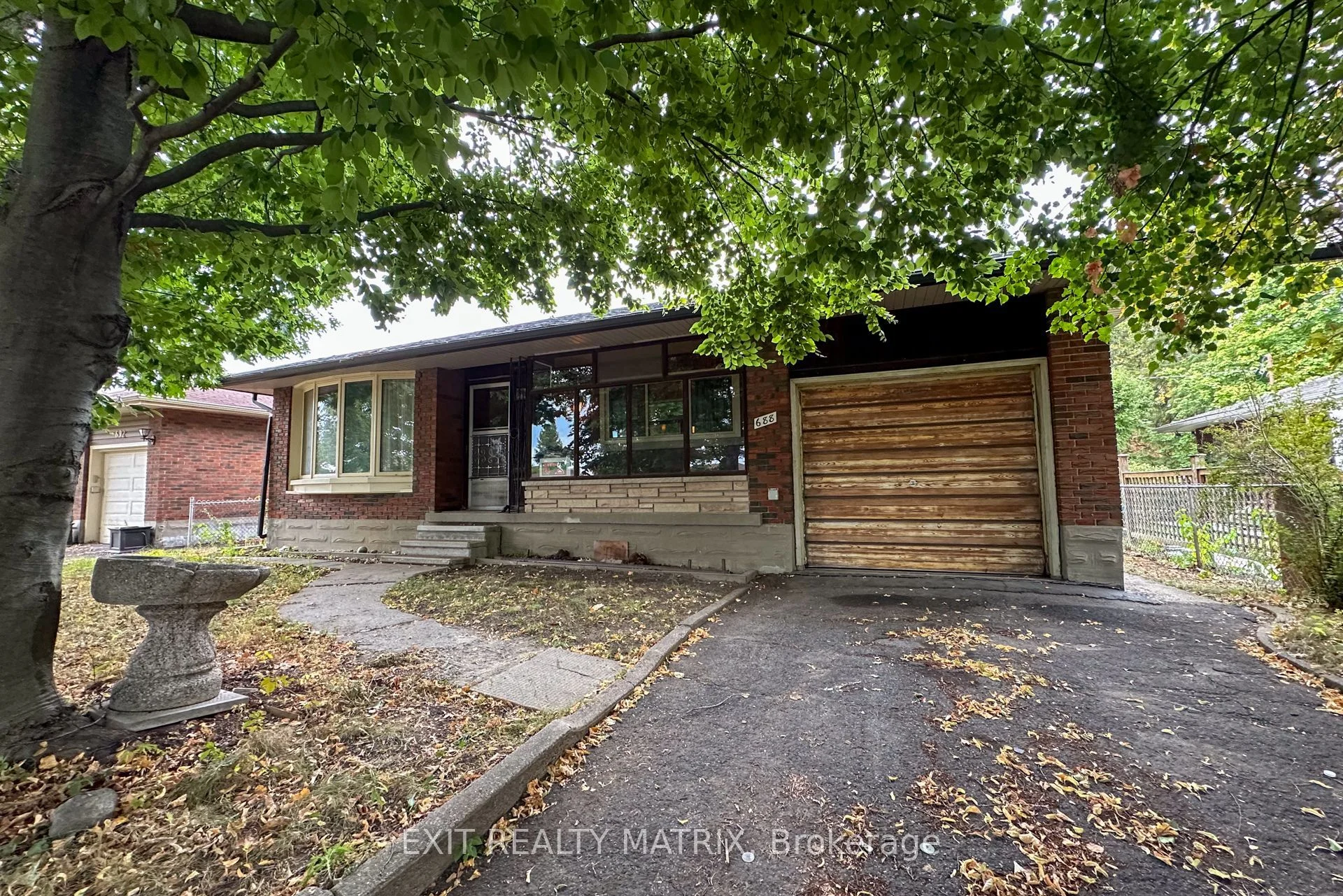 688 Ellen Avenue, Elmvale Acres and Area, ON K1G 2Z6