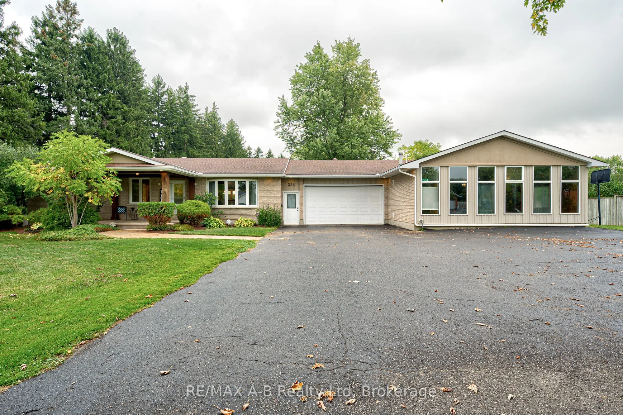 254 Boyce Street, Perth South, On N0k 1x0
