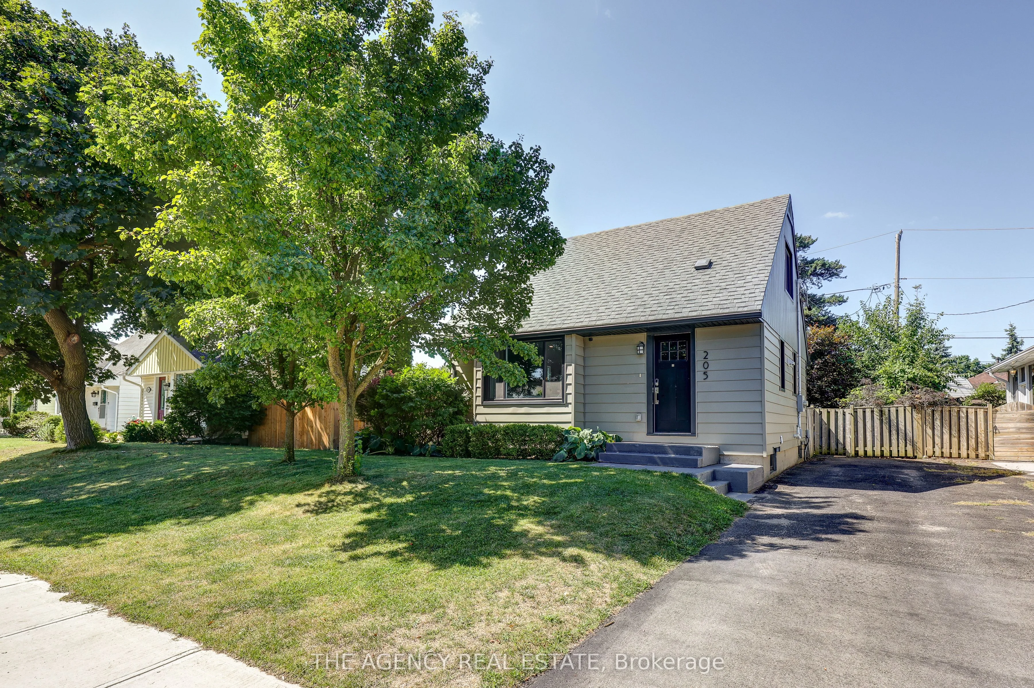 205 Rhine Avenue, London East, ON N5Y 1C7