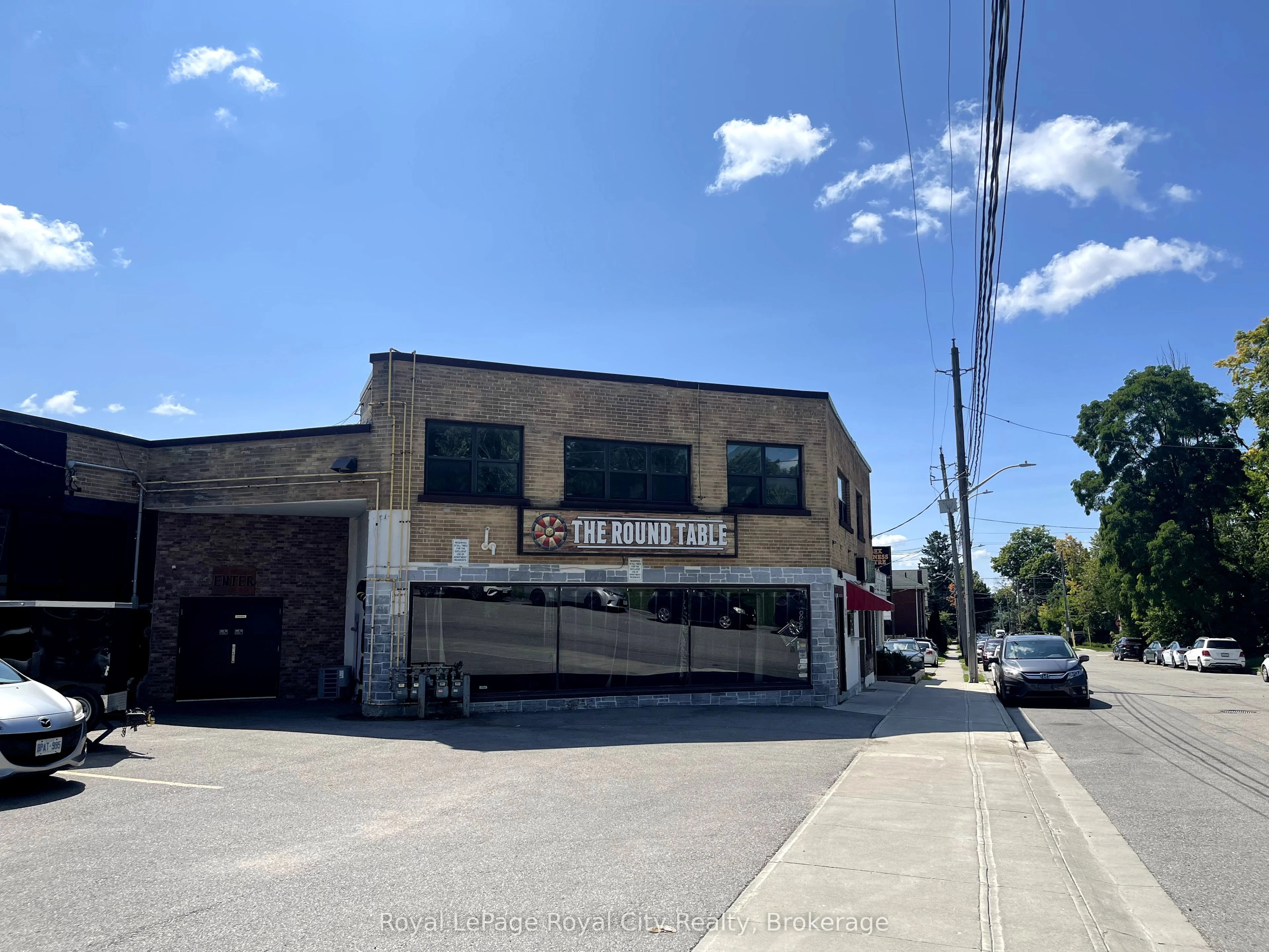 36 Essex Street B, Guelph, ON N1H 3K8