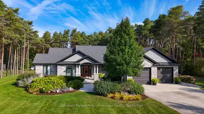 Detached in West Grey