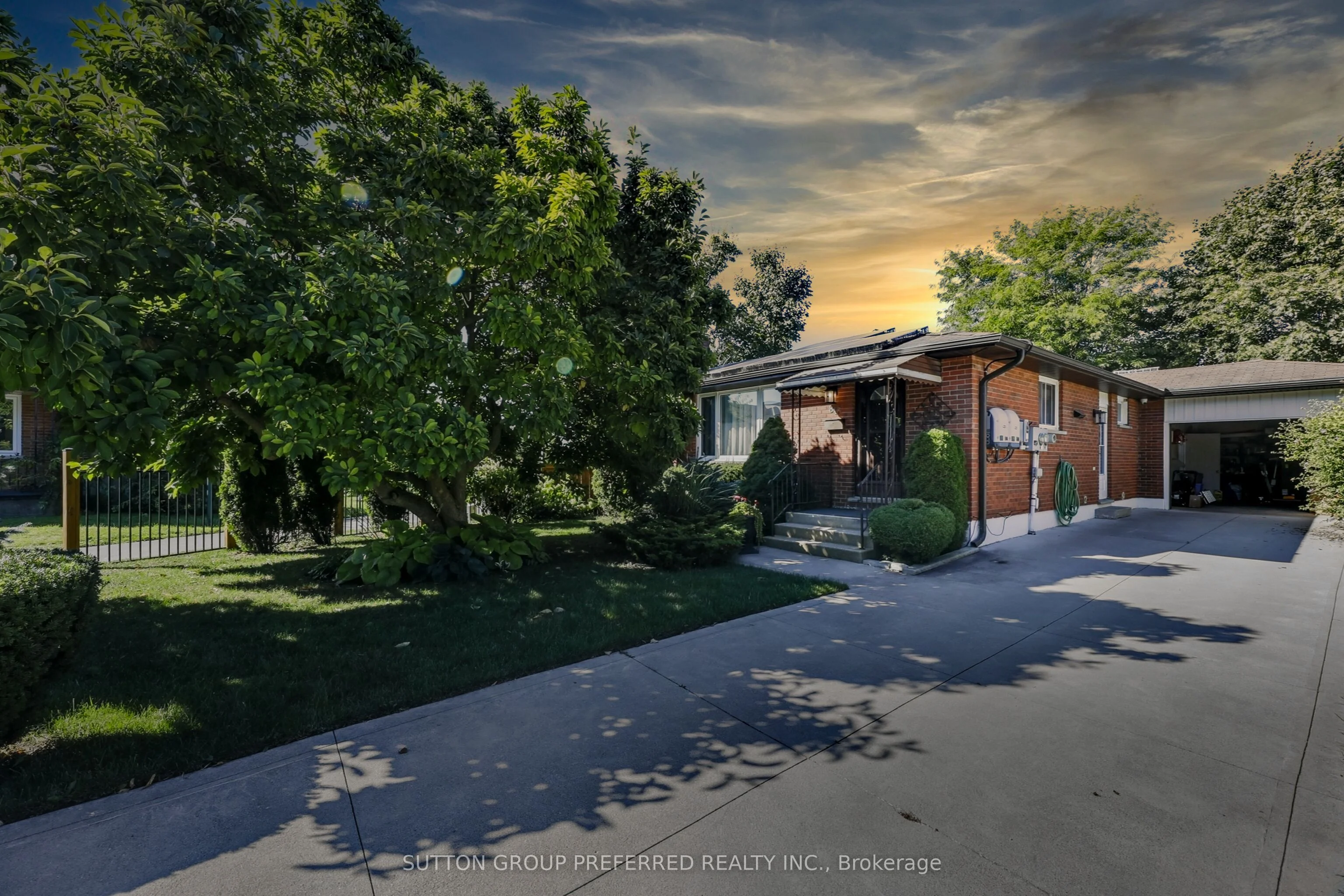 82 Lacey Crescent, London South, ON N6E 2E7